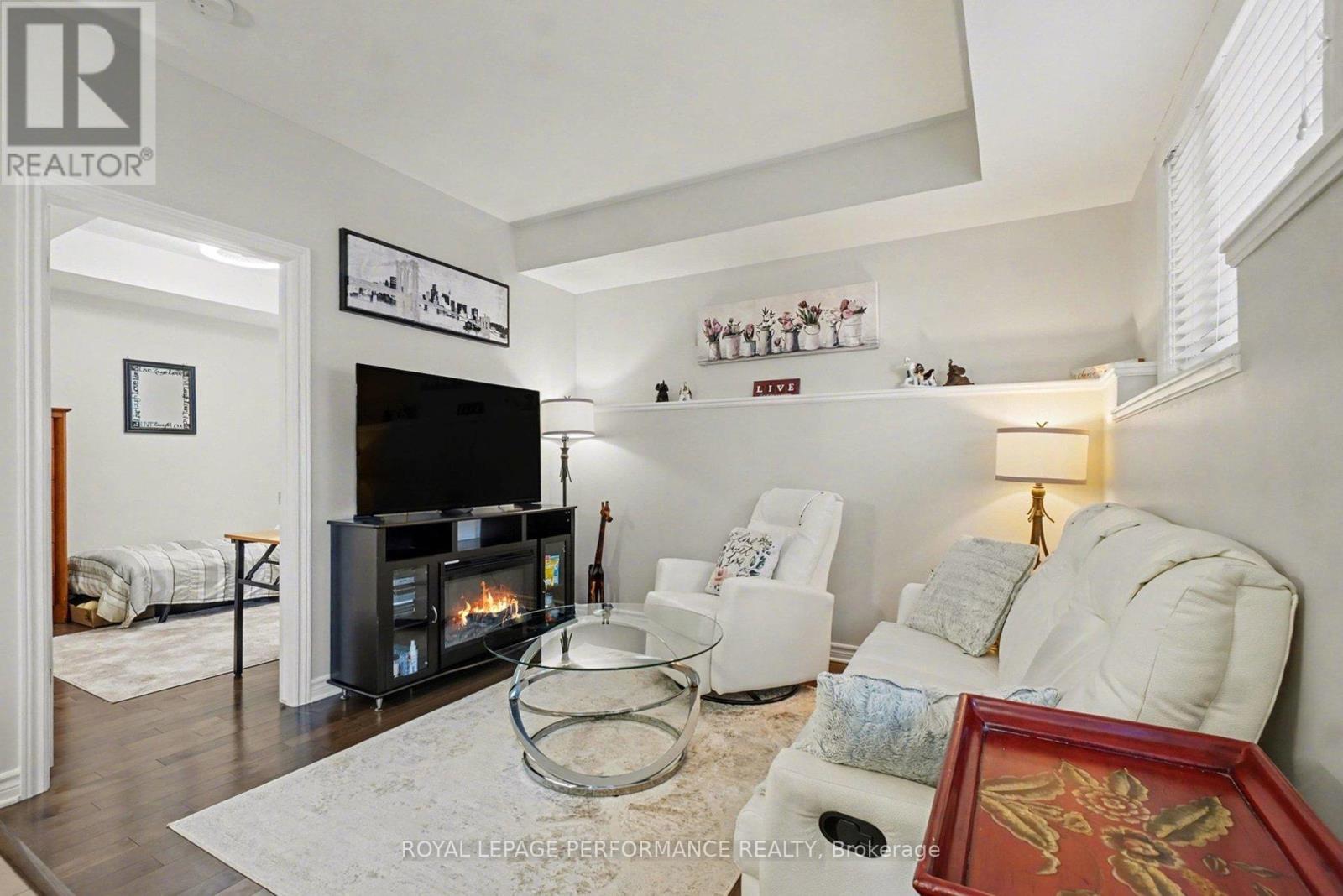 












101 - 655 BEAUPARC PRIVATE

,
Ottawa,




Ontario
K1J0B6

