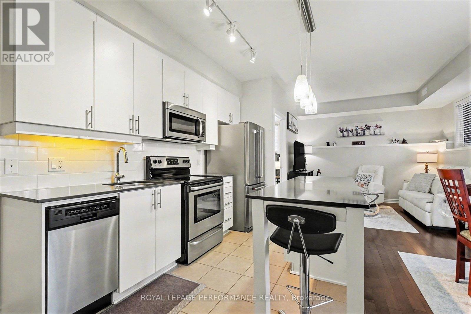 












101 - 655 BEAUPARC PRIVATE

,
Ottawa,




Ontario
K1J0B6

