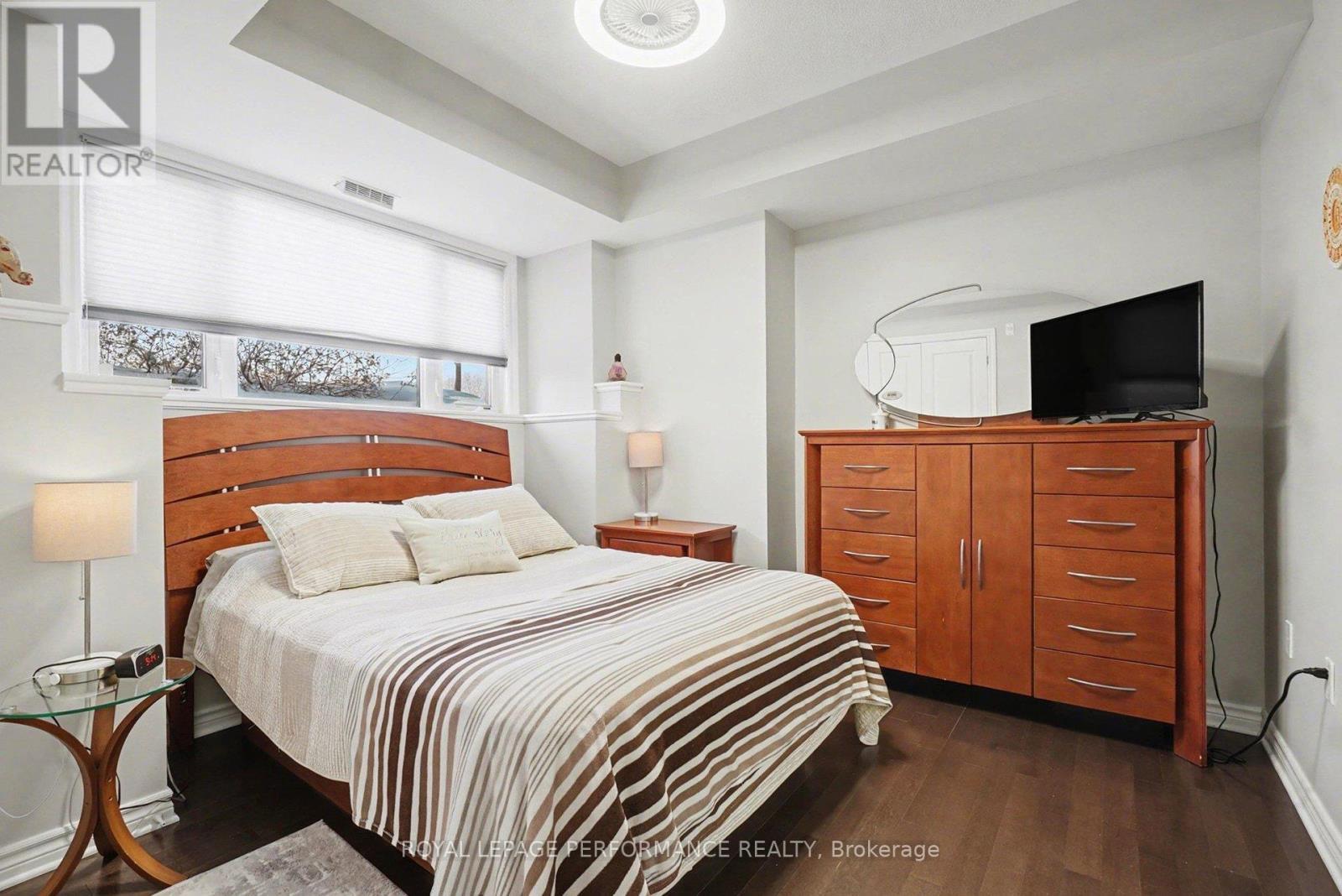 












101 - 655 BEAUPARC PRIVATE

,
Ottawa,




Ontario
K1J0B6

