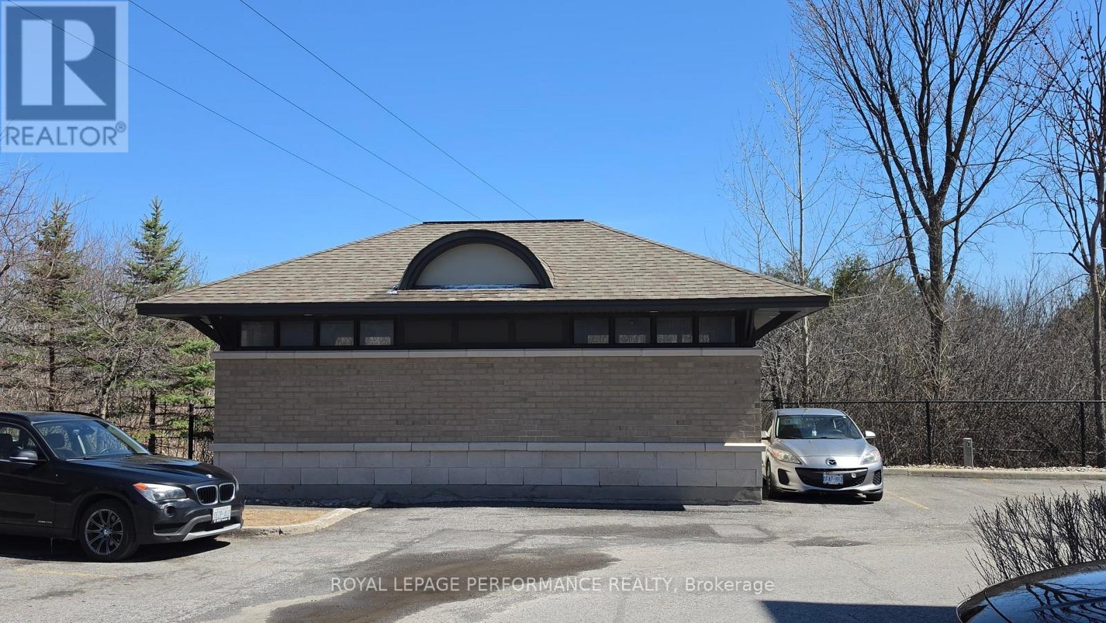 












101 - 655 BEAUPARC PRIVATE

,
Ottawa,




Ontario
K1J0B6

