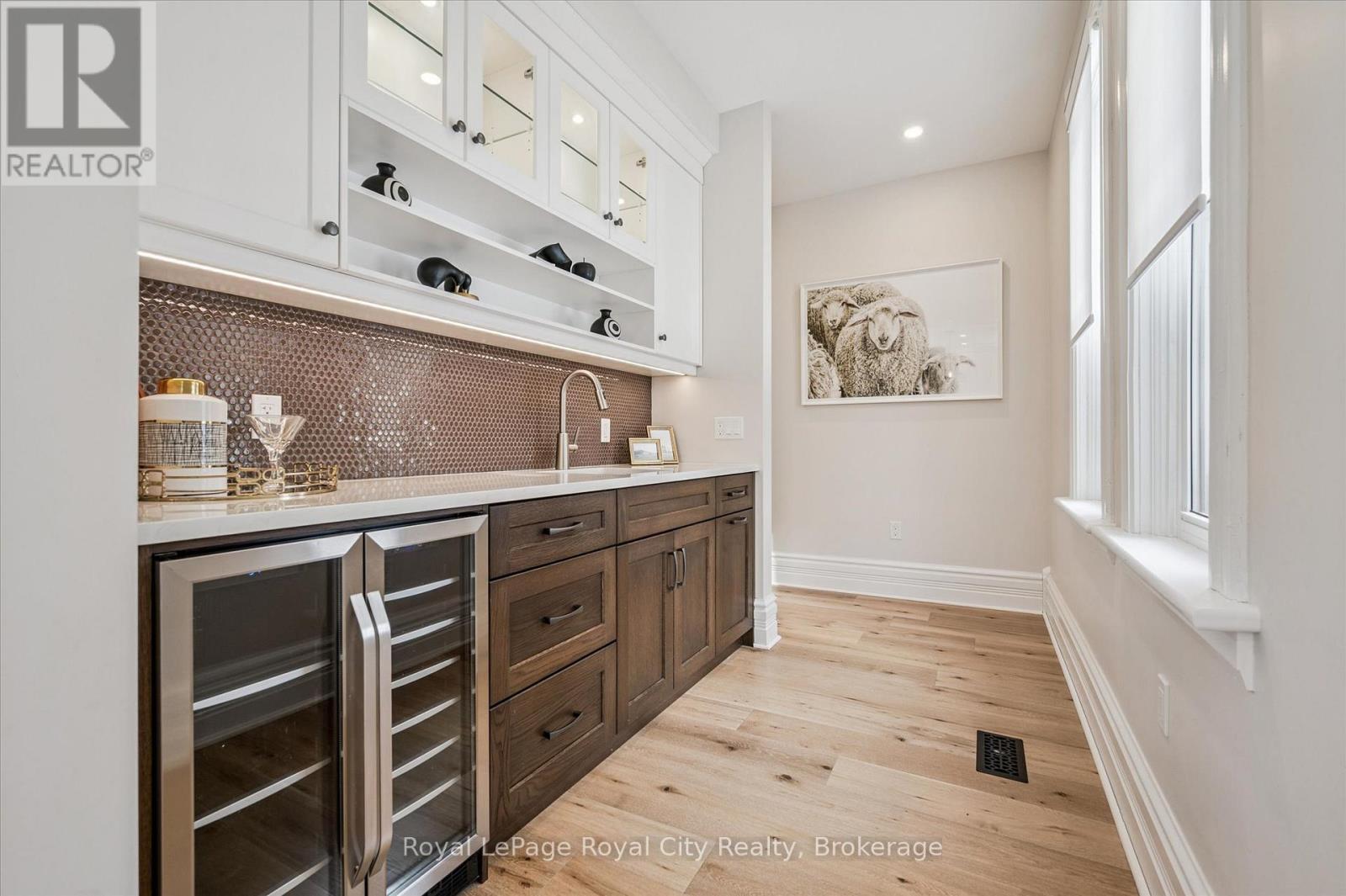 












292 GEDDES STREET

,
Centre Wellington (Elora/Salem),




Ontario
N0B1S0

