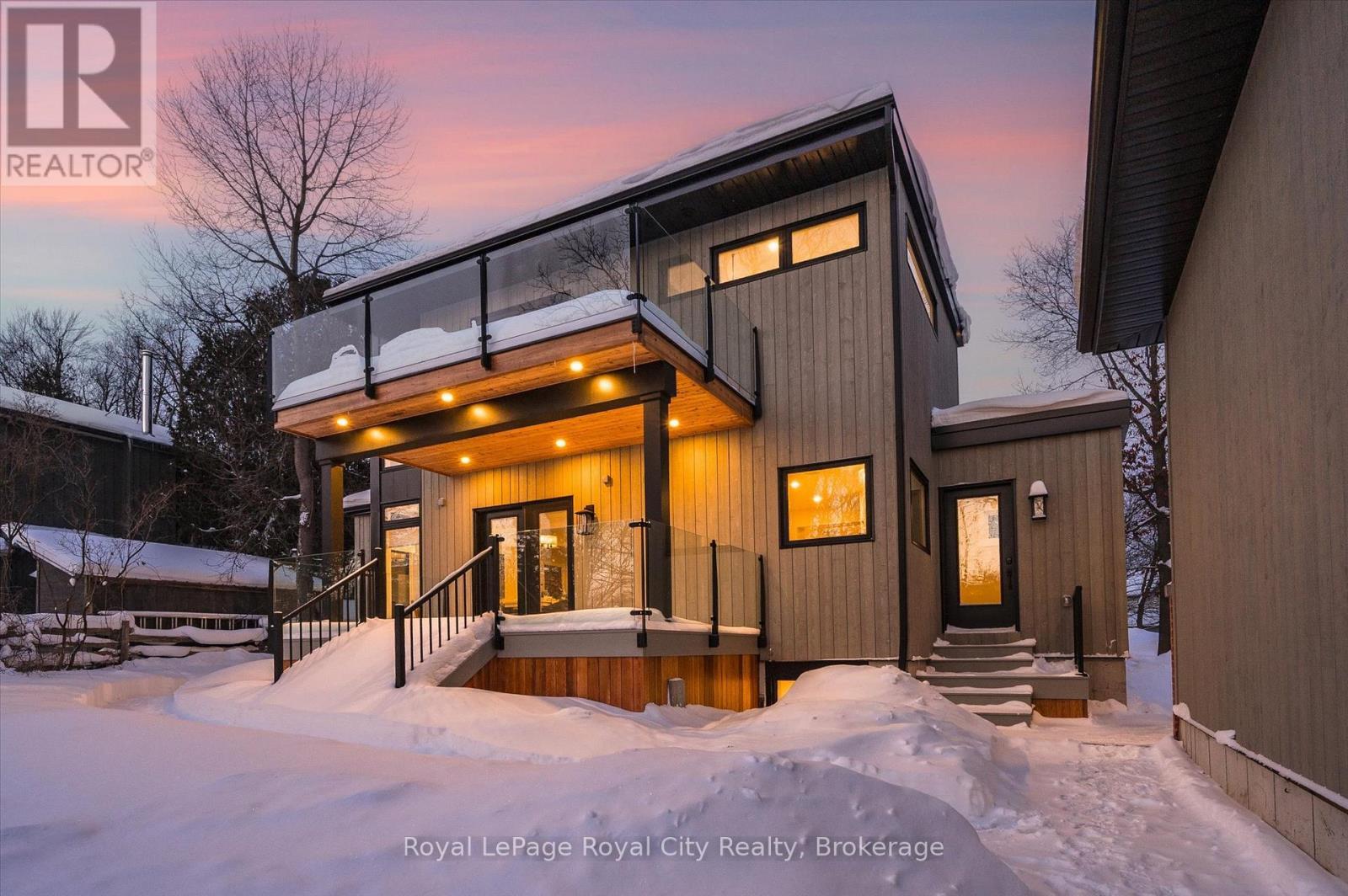 












292 GEDDES STREET

,
Centre Wellington (Elora/Salem),




Ontario
N0B1S0

