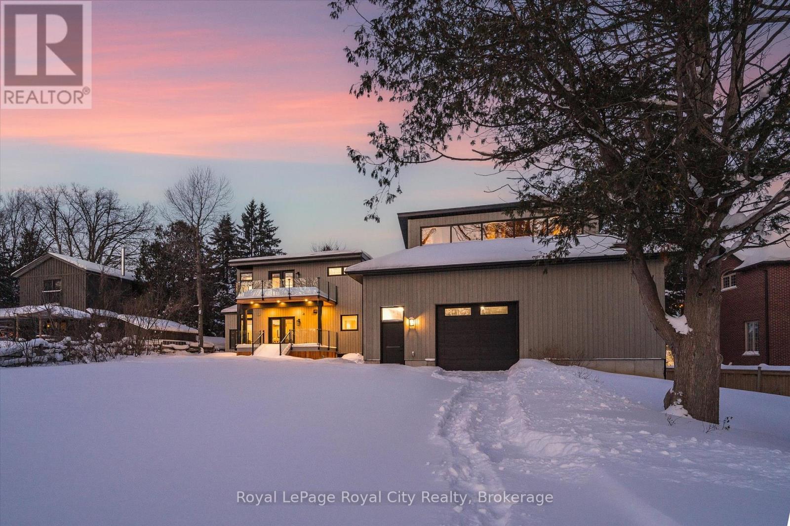 












292 GEDDES STREET

,
Centre Wellington (Elora/Salem),




Ontario
N0B1S0

