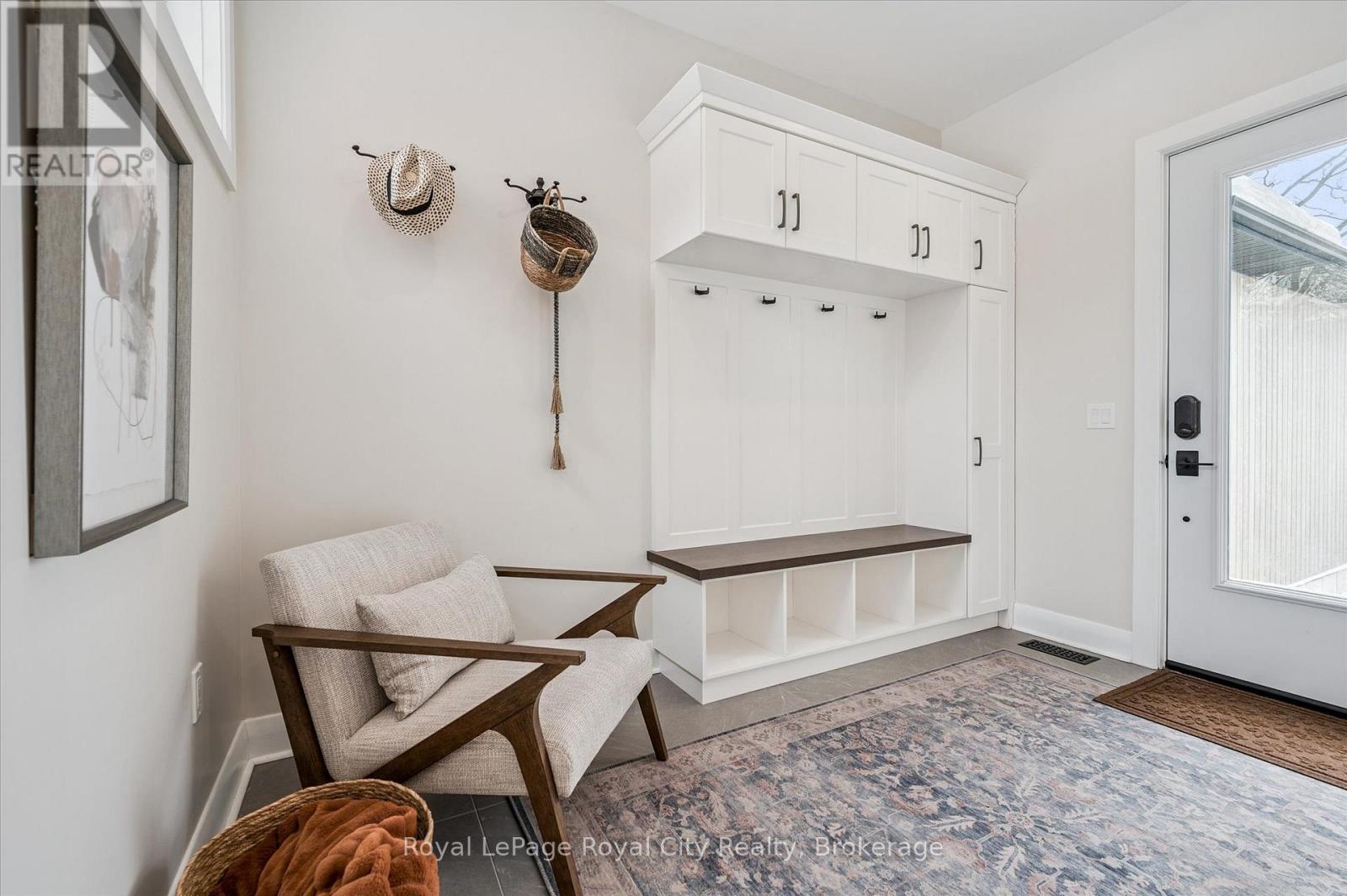 












292 GEDDES STREET

,
Centre Wellington (Elora/Salem),




Ontario
N0B1S0

