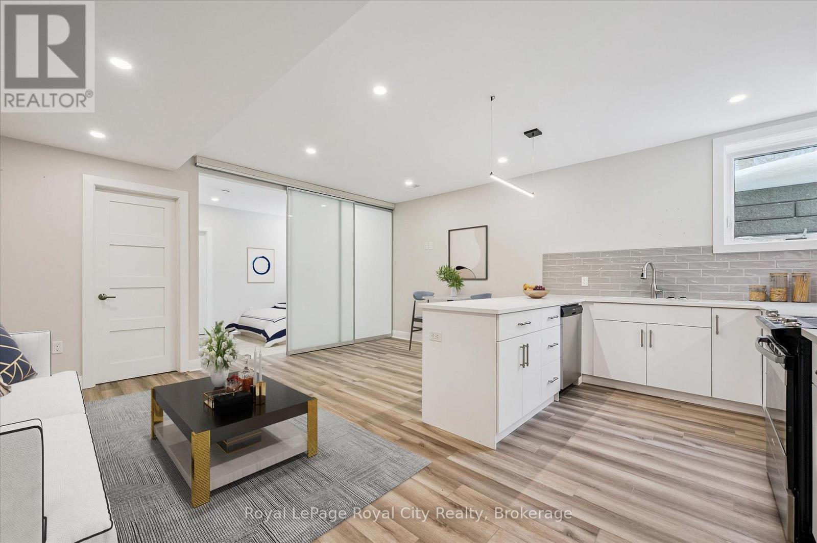 












292 GEDDES STREET

,
Centre Wellington (Elora/Salem),




Ontario
N0B1S0

