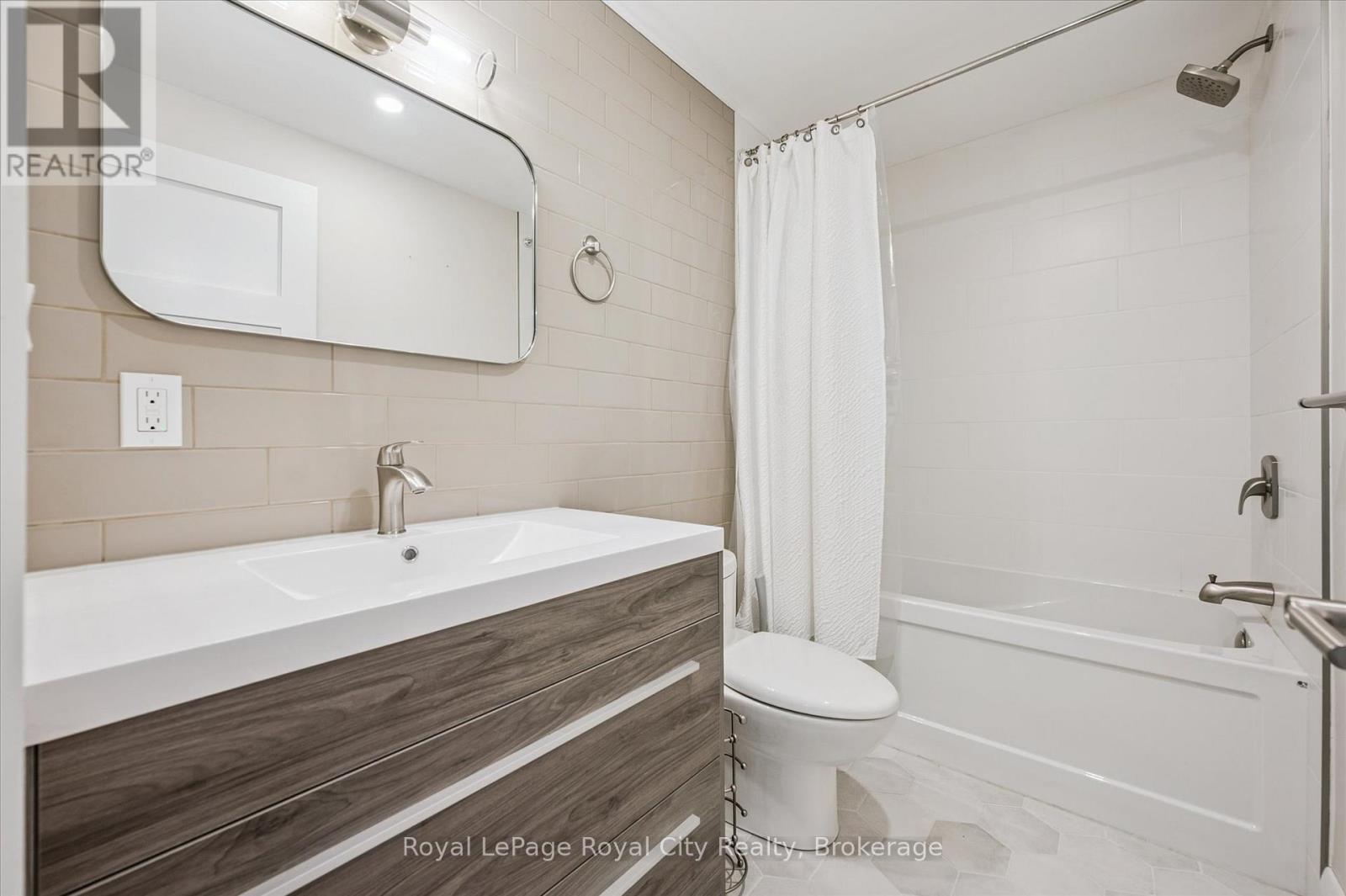 












292 GEDDES STREET

,
Centre Wellington (Elora/Salem),




Ontario
N0B1S0

