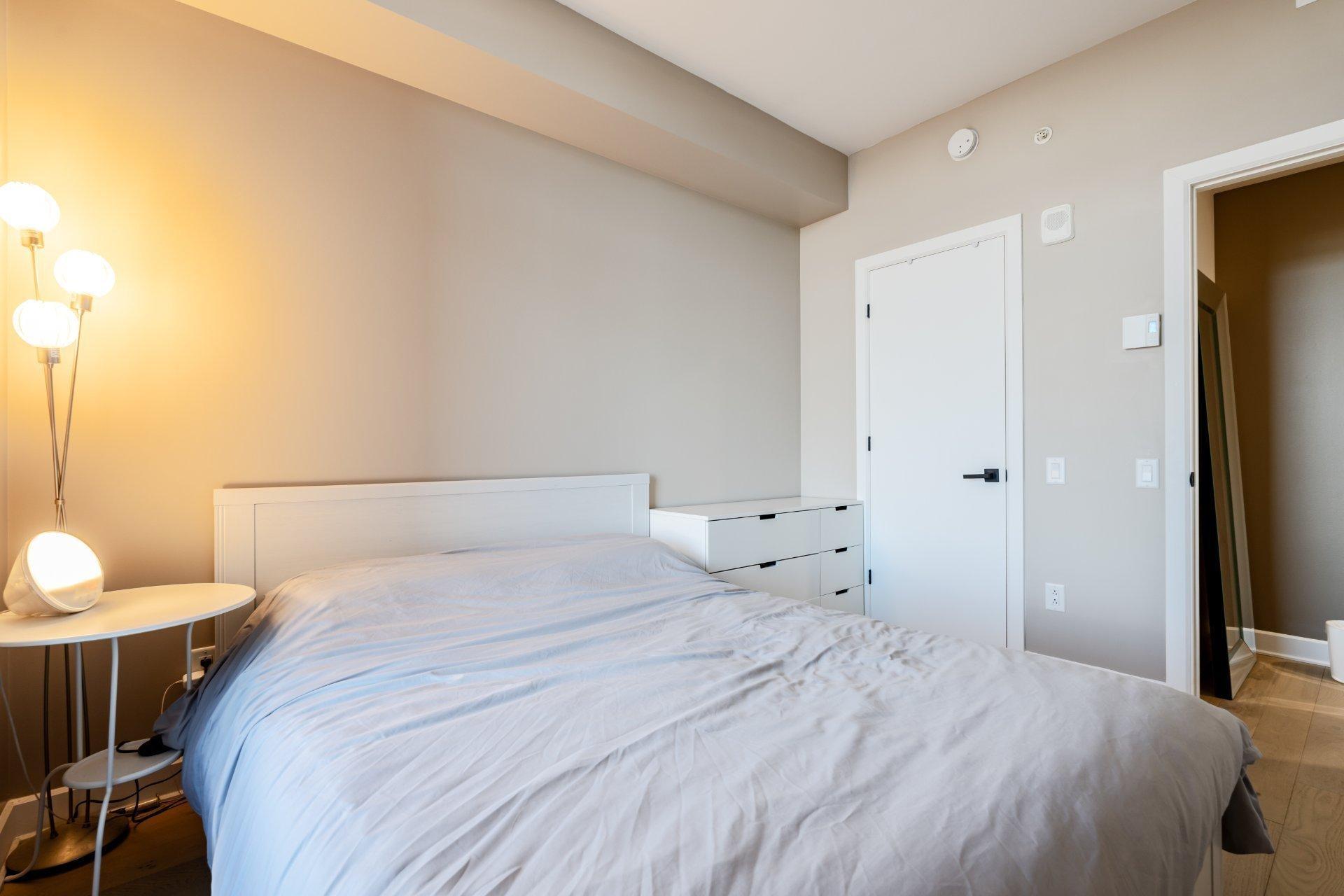 









1


Boul. De Maisonneuve O.

, 1003,
Montréal (Ville-Marie),




QC
H2X0E3

