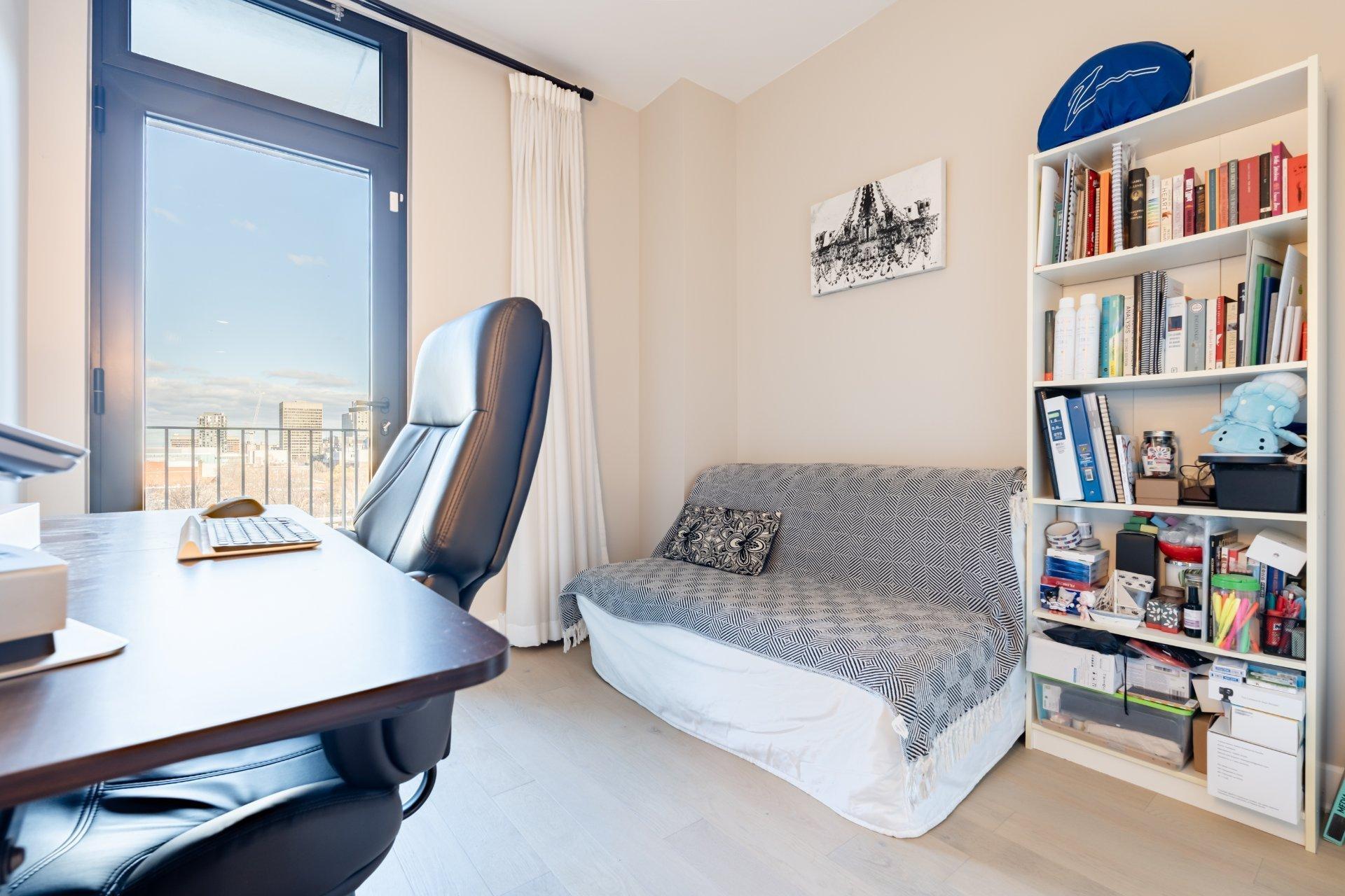 









1


Boul. De Maisonneuve O.

, 1003,
Montréal (Ville-Marie),




QC
H2X0E3

