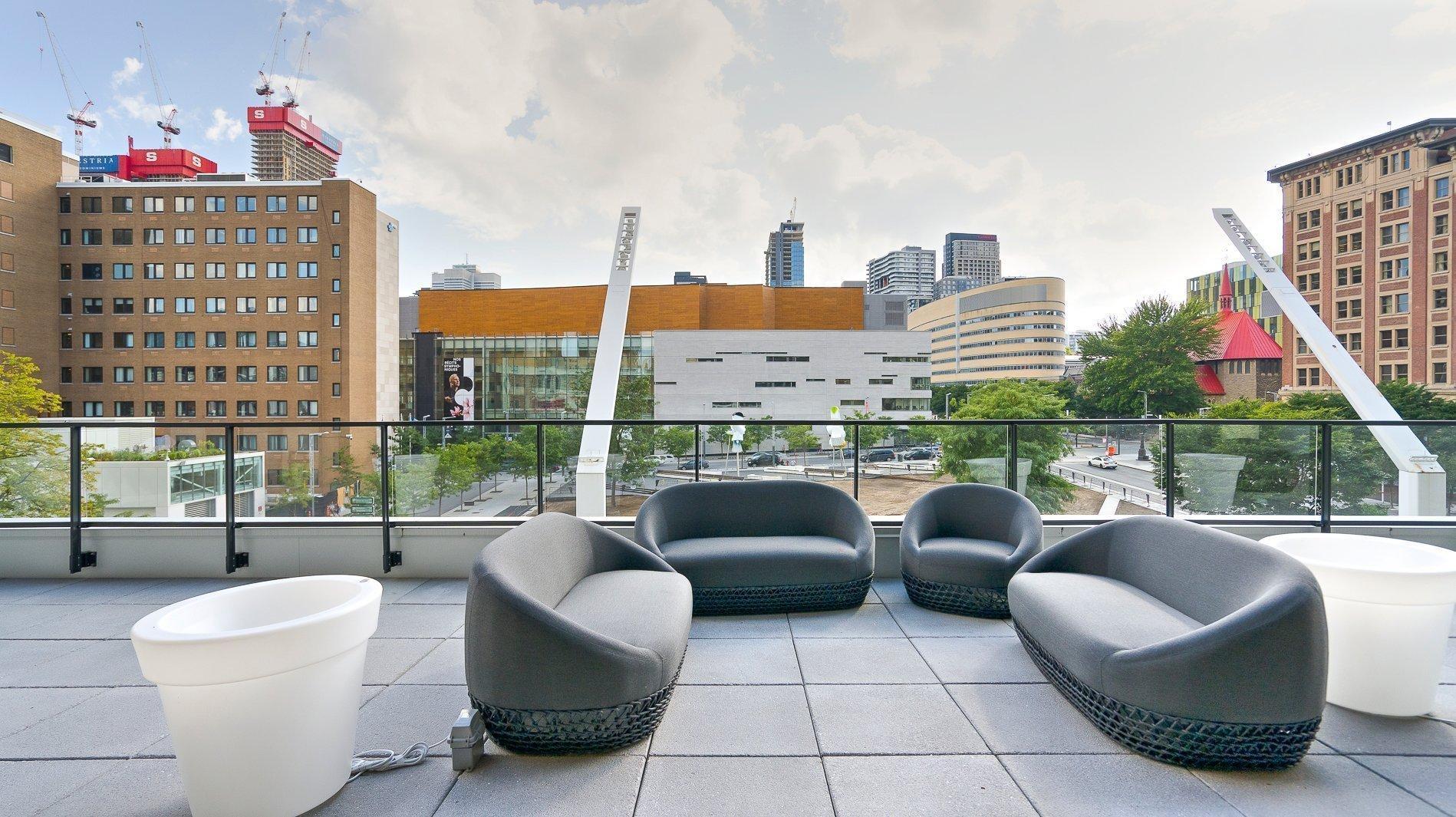 









1


Boul. De Maisonneuve O.

, 1003,
Montréal (Ville-Marie),




QC
H2X0E3

