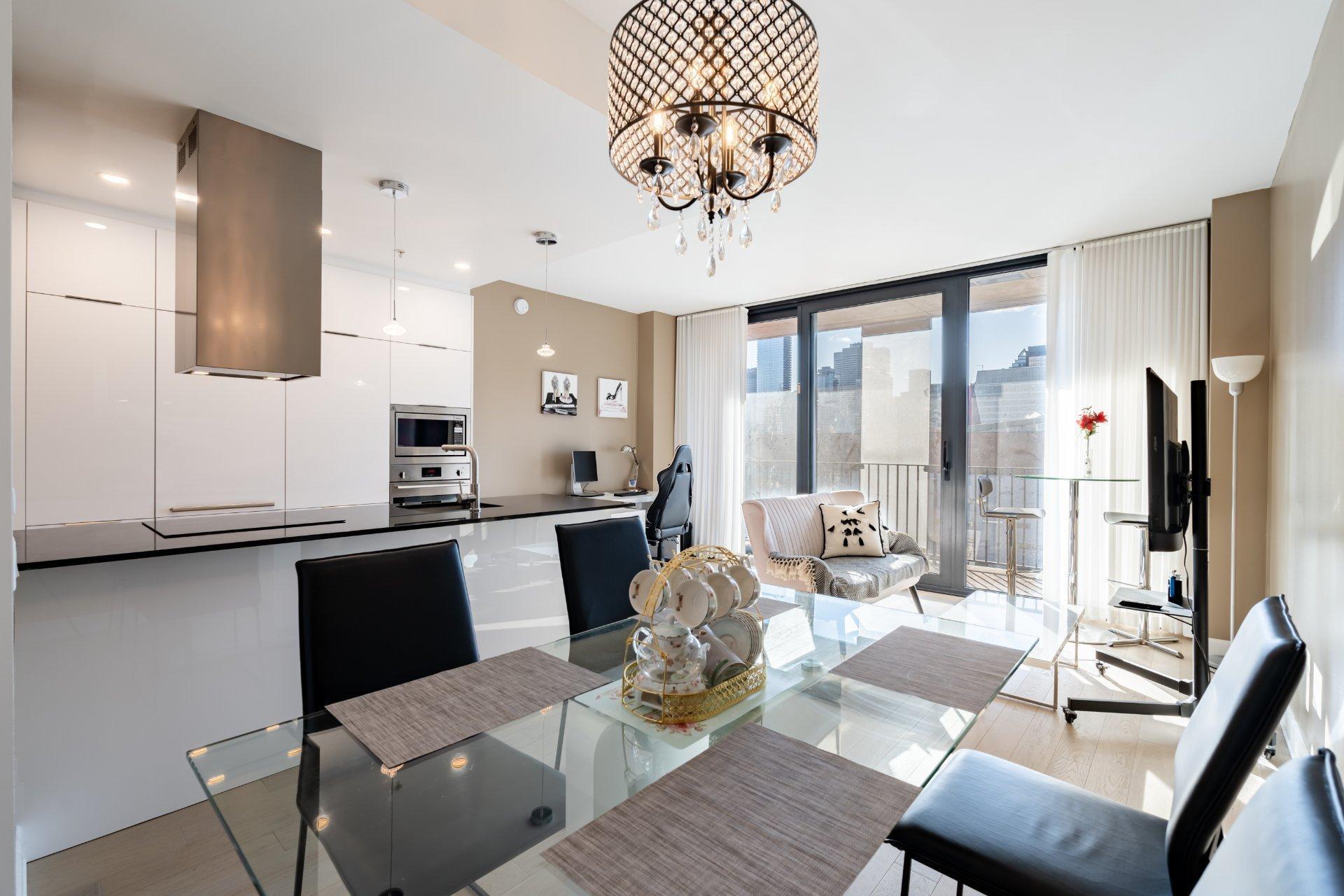 









1


Boul. De Maisonneuve O.

, 1003,
Montréal (Ville-Marie),




QC
H2X0E3

