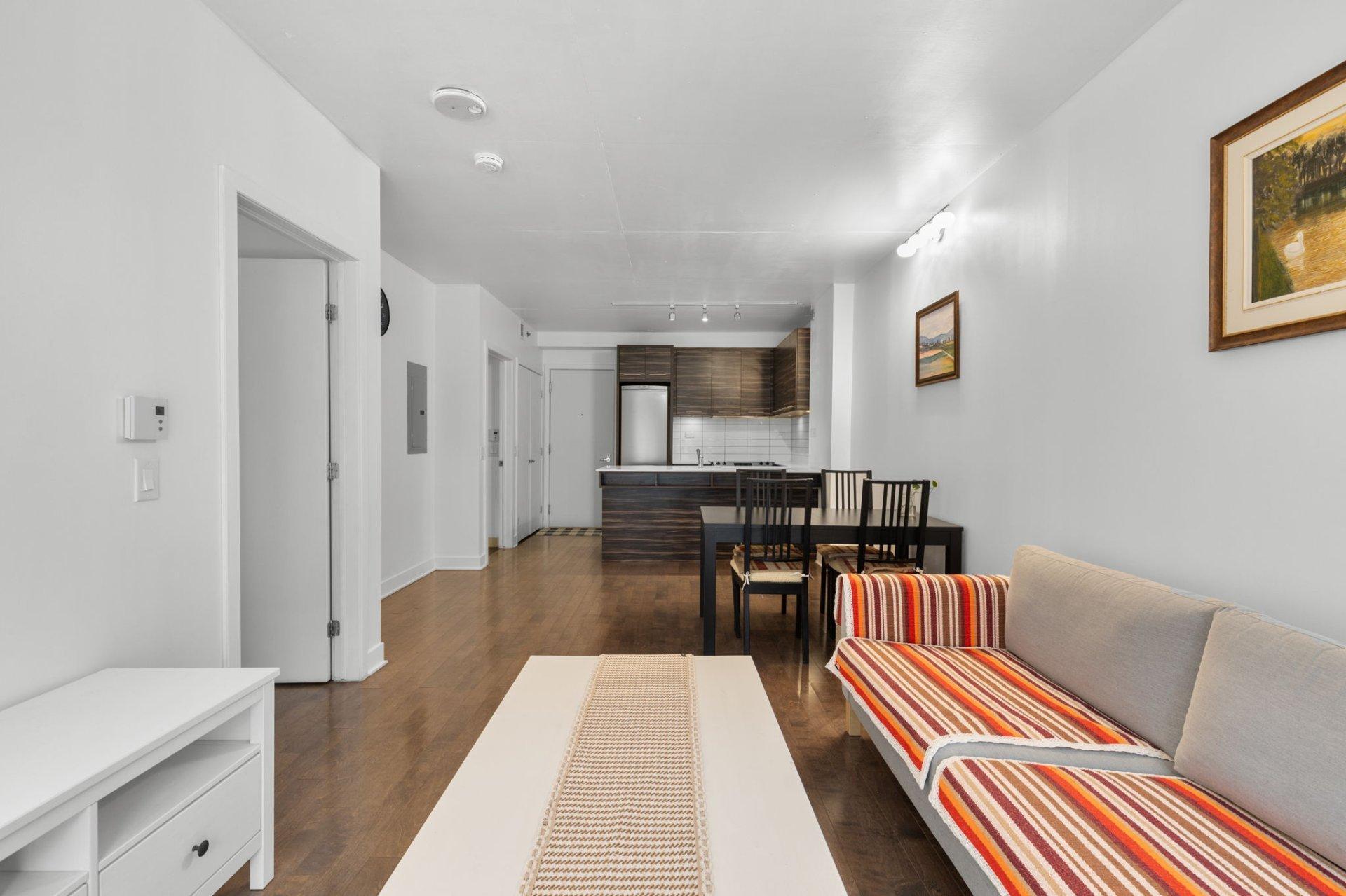 









1414


Rue Chomedey

, 547,
Montréal (Ville-Marie),




QC
H3H0A2

