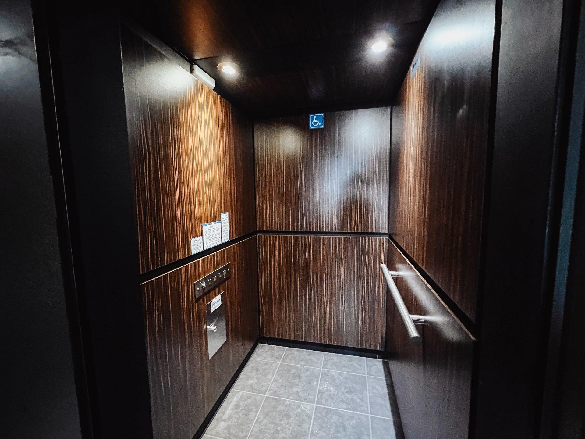 









450


Av. de la Belle-Dame

, 401,
La Prairie,




QC
J5R0P1

