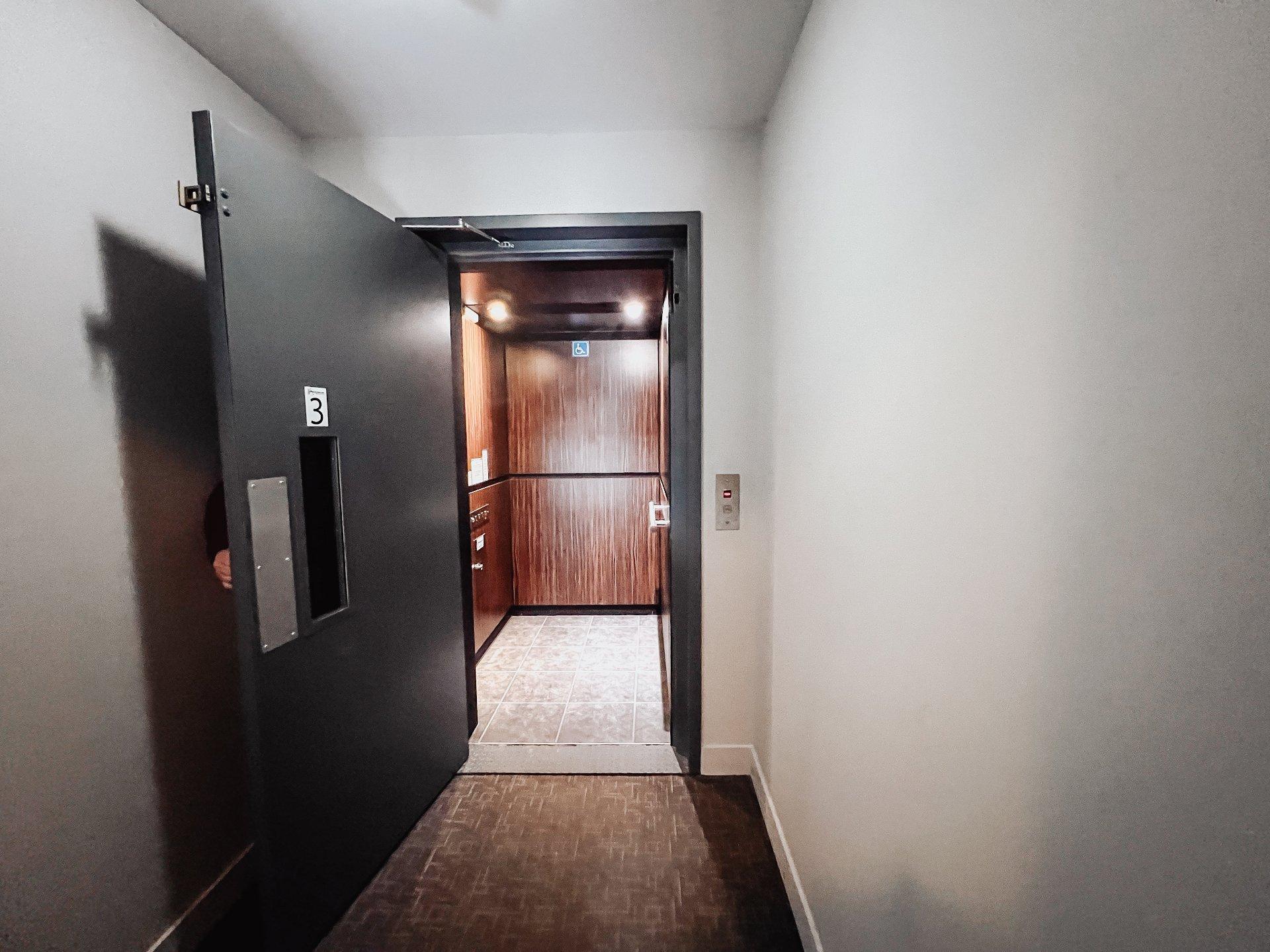 









450


Av. de la Belle-Dame

, 401,
La Prairie,




QC
J5R0P1

