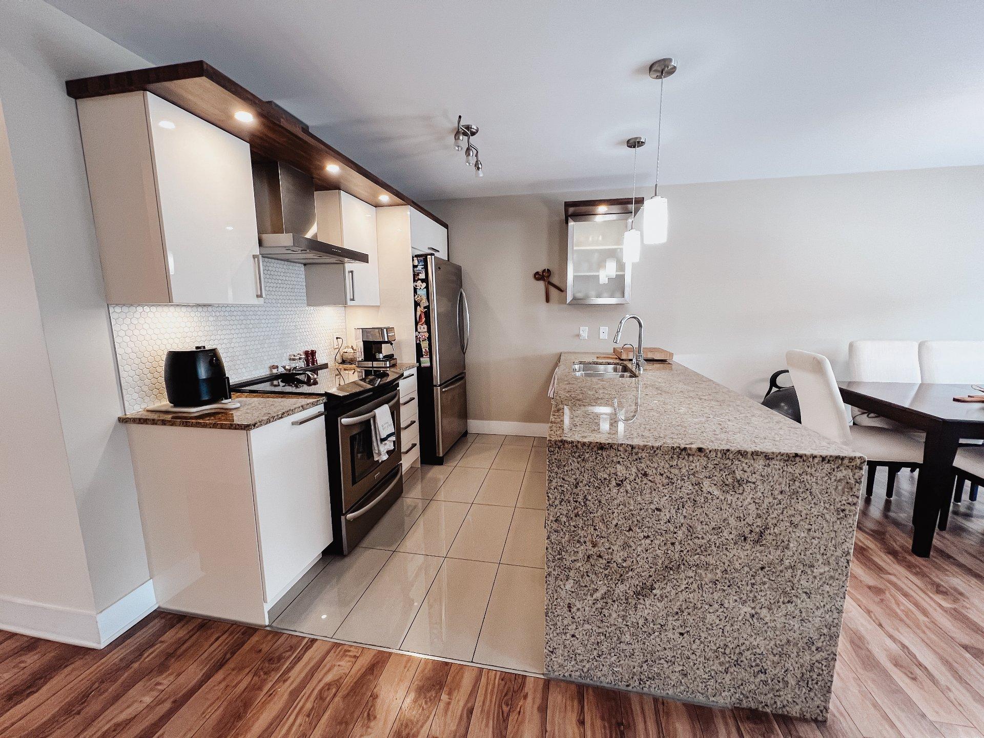 









450


Av. de la Belle-Dame

, 401,
La Prairie,




QC
J5R0P1

