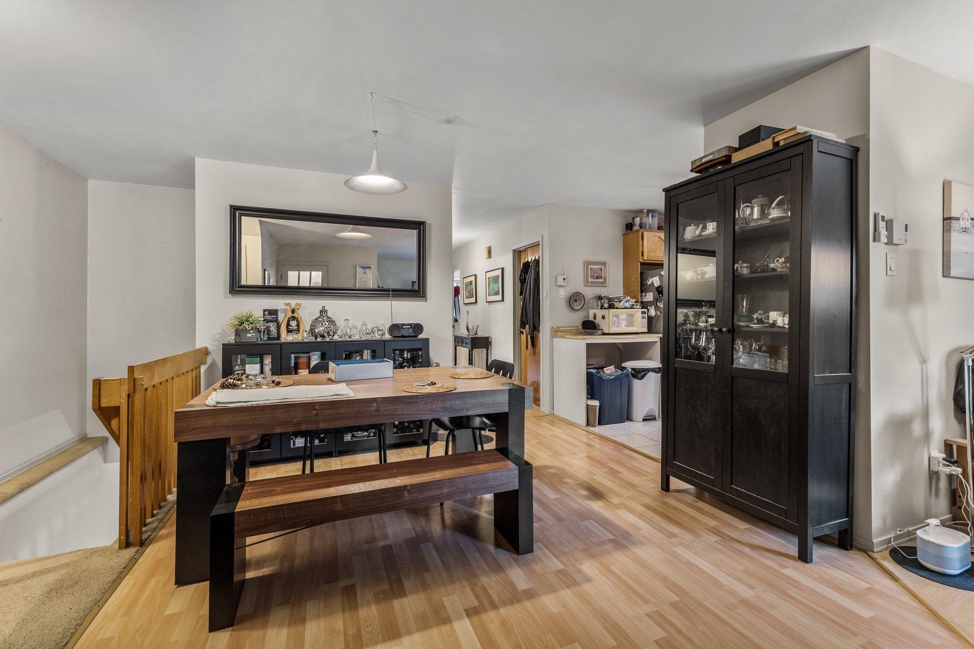 









10350


Av. Charton

,
Montréal (Ahuntsic-Cartierville),




QC
H2B2E1

