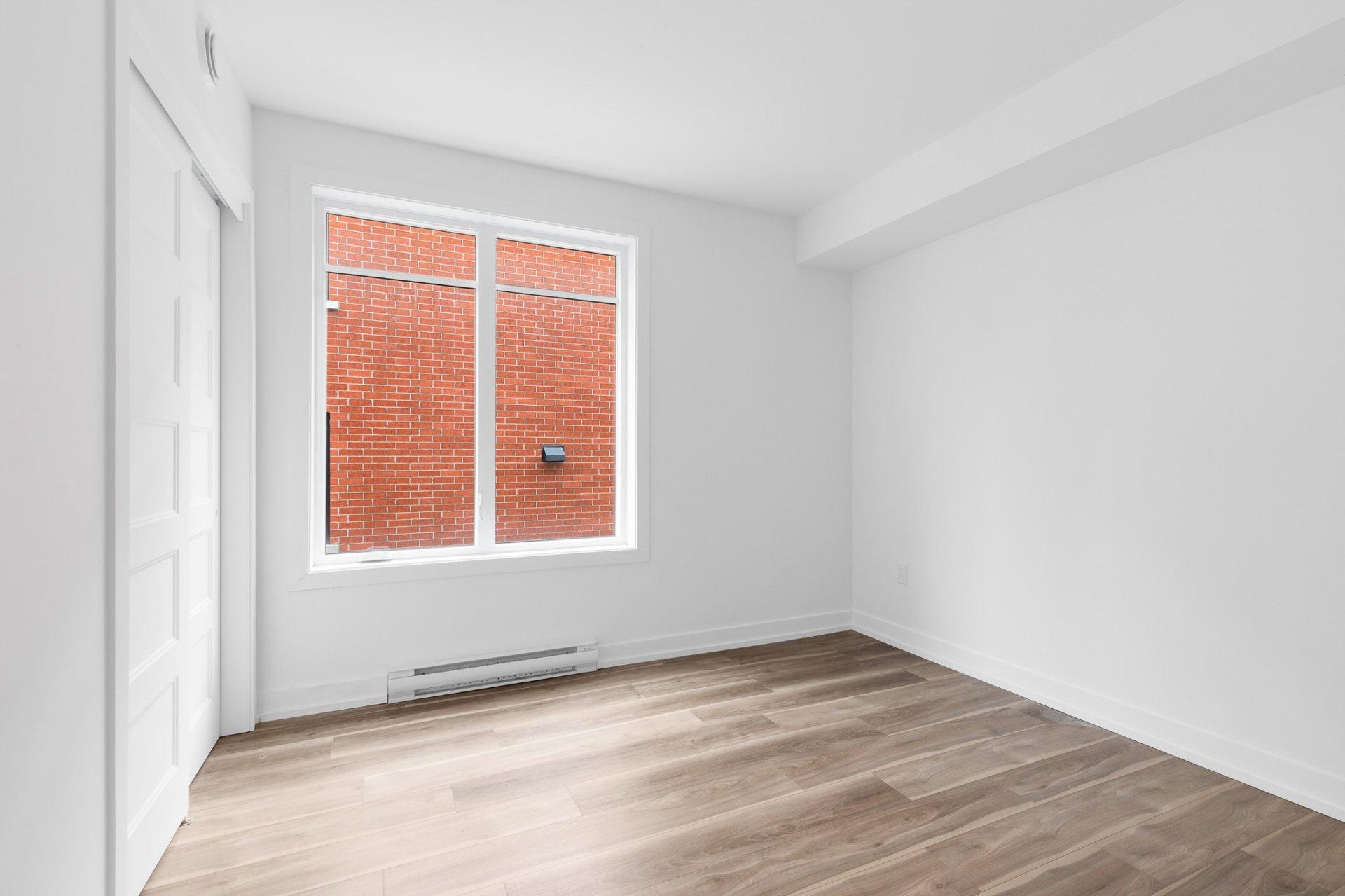 









140


Boul. St-Elzear O.

, 203,
Laval (Vimont),




QC
H7M1E3

