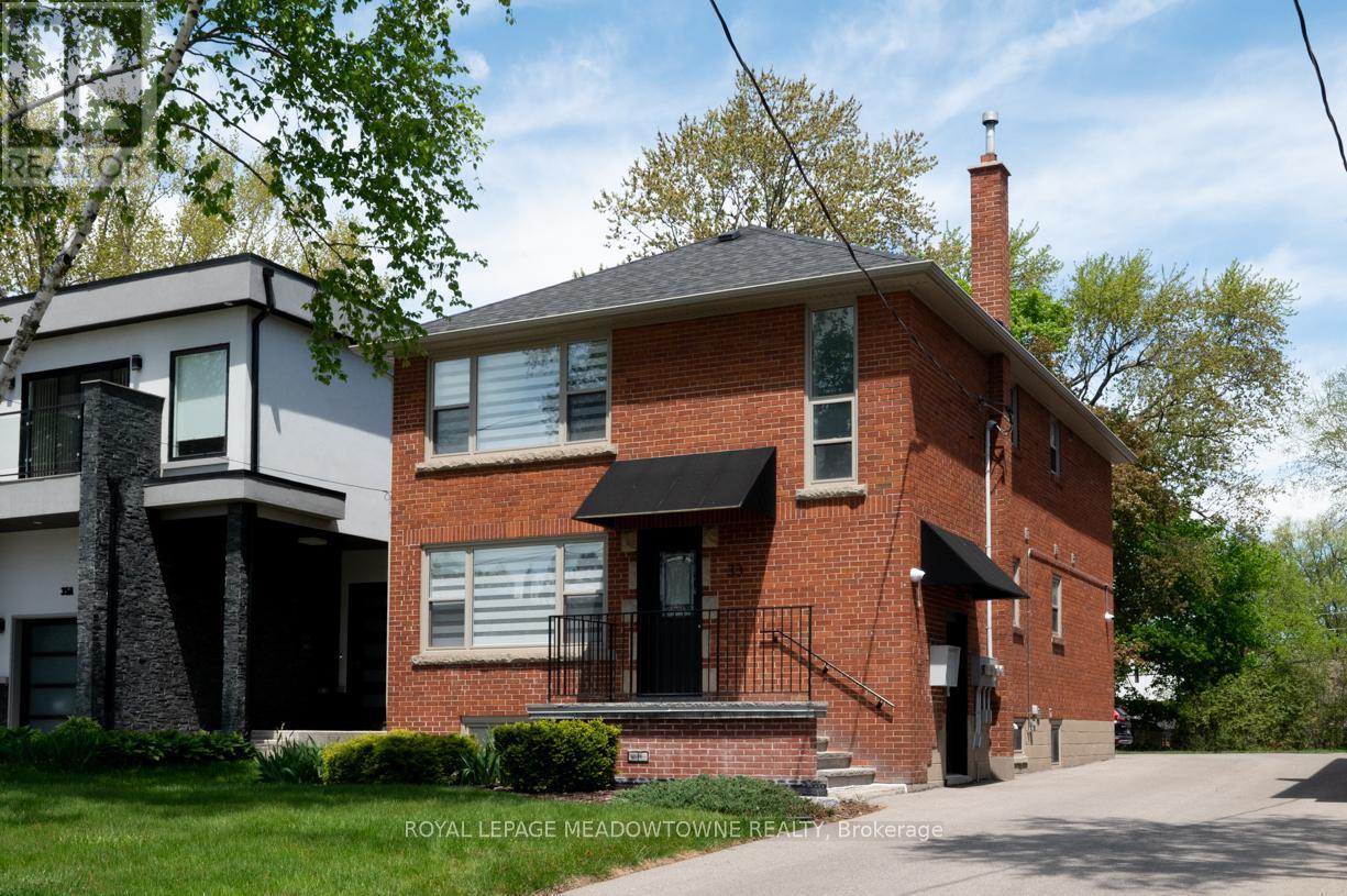 












3 - 33 BROADVIEW AVENUE

,
Mississauga,




Ontario
L5H2S8

