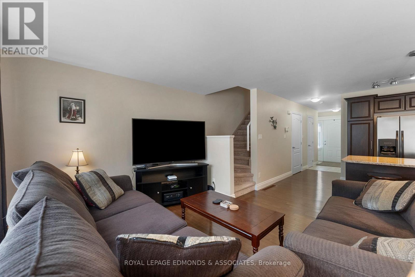 












27 WINSTON AVENUE

,
Petawawa,




Ontario
K8H0C1

