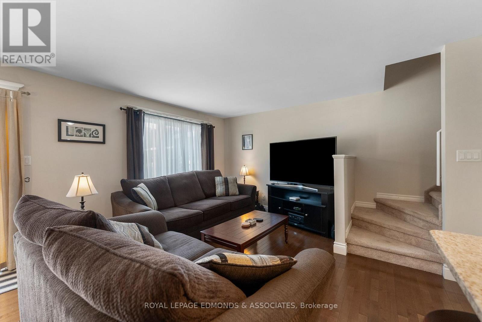 












27 WINSTON AVENUE

,
Petawawa,




Ontario
K8H0C1

