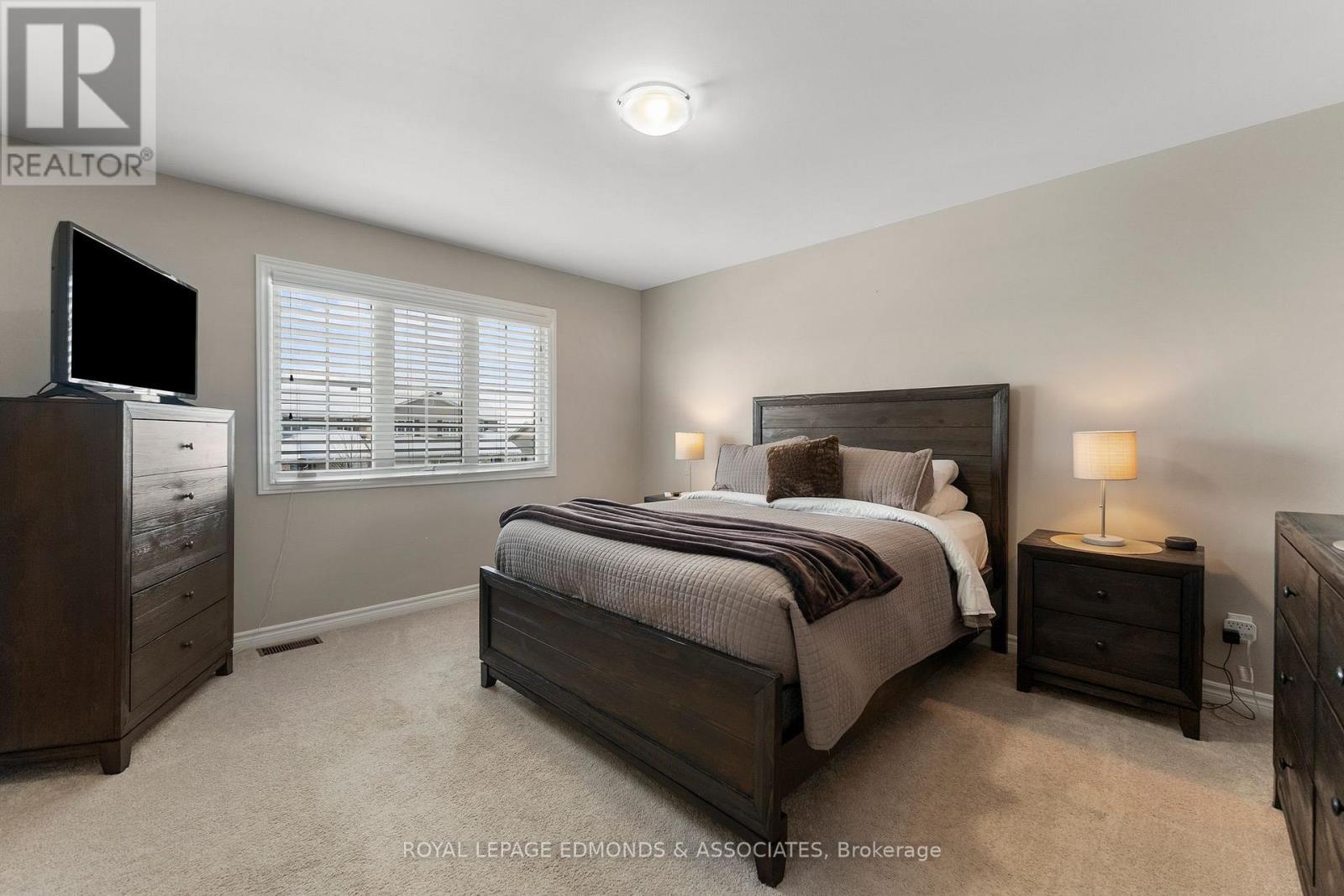 












27 WINSTON AVENUE

,
Petawawa,




Ontario
K8H0C1

