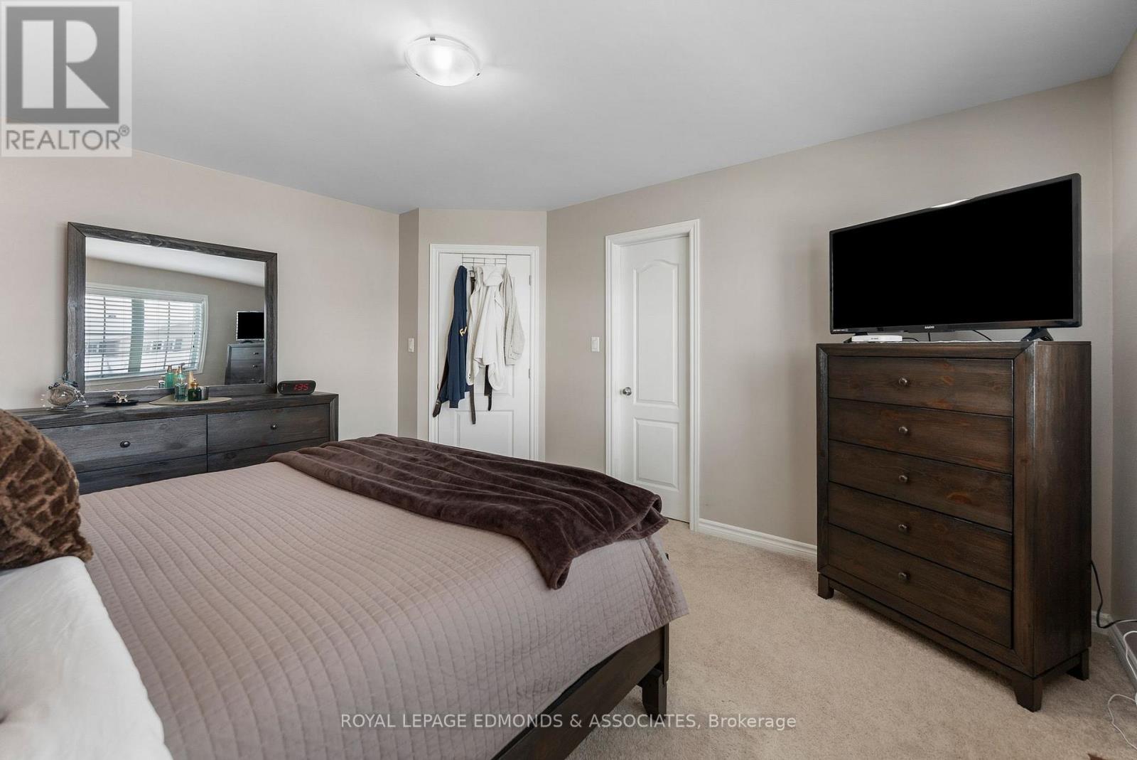 












27 WINSTON AVENUE

,
Petawawa,




Ontario
K8H0C1

