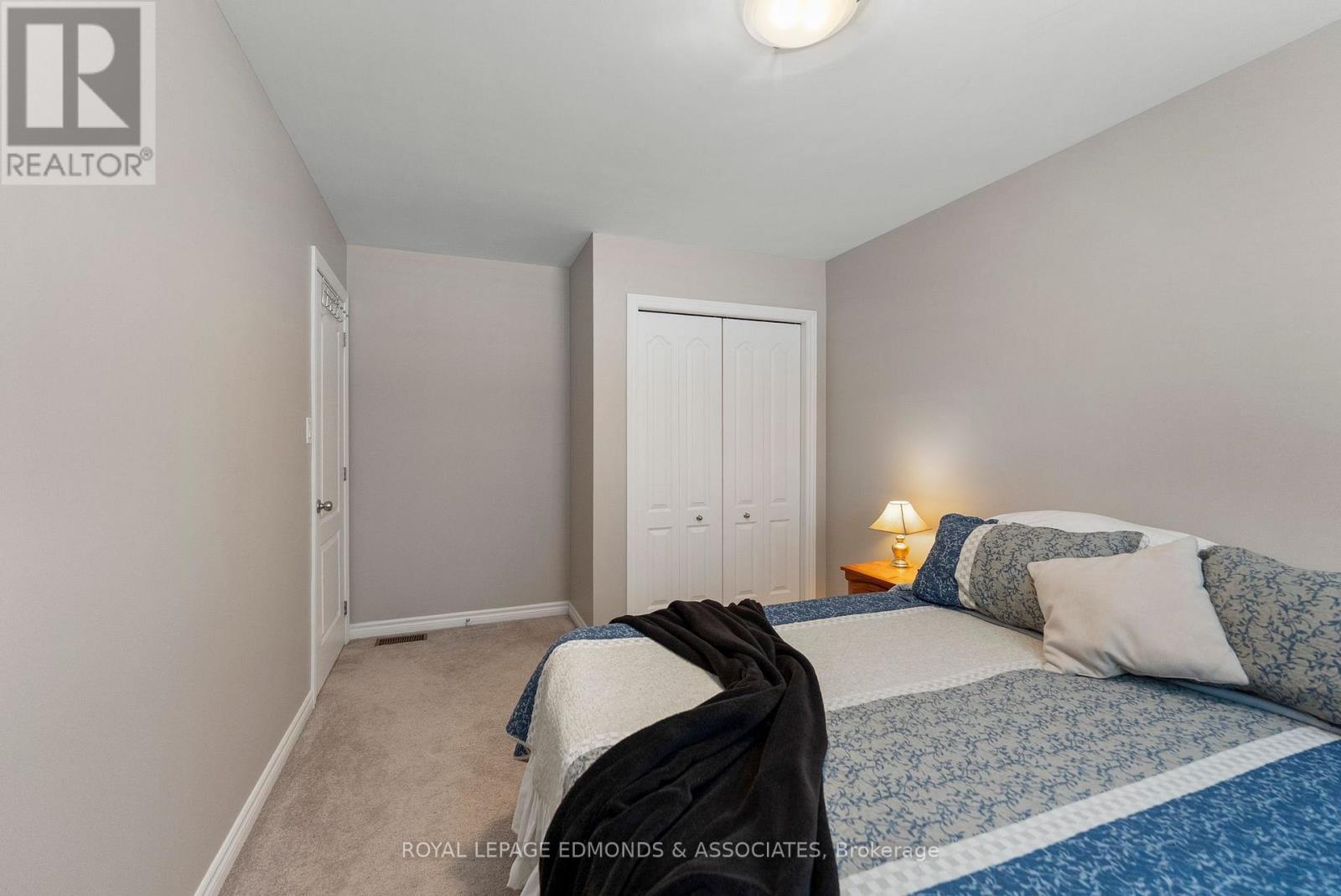 












27 WINSTON AVENUE

,
Petawawa,




Ontario
K8H0C1

