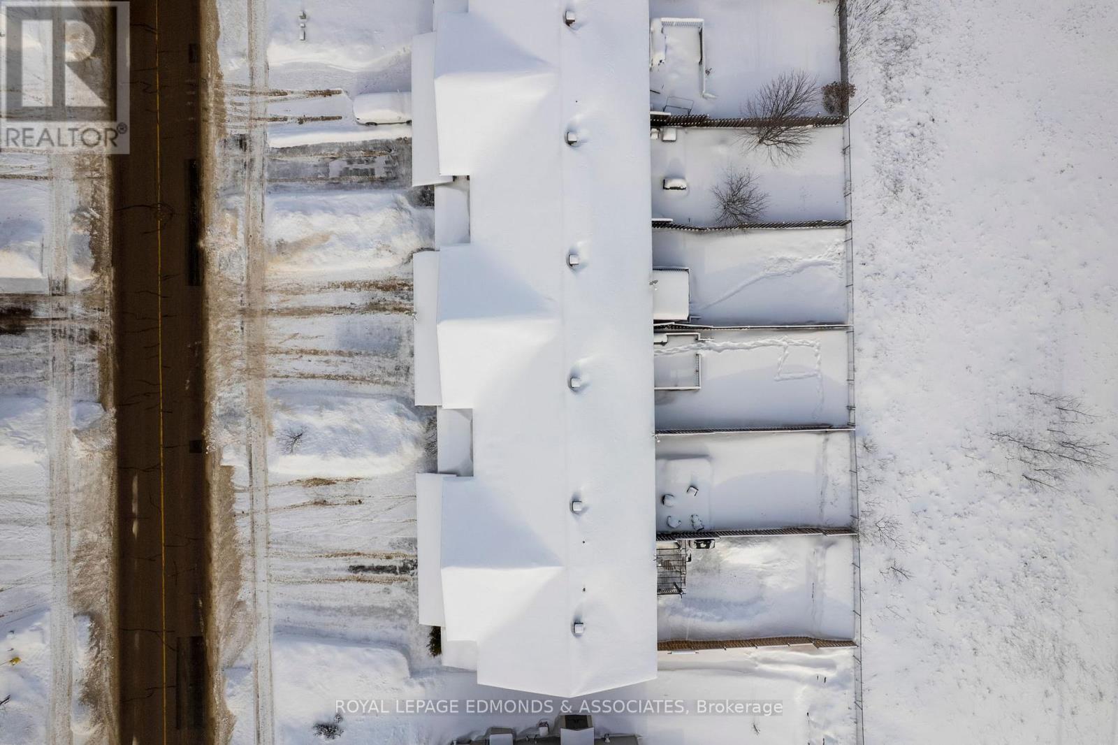 












27 WINSTON AVENUE

,
Petawawa,




Ontario
K8H0C1

