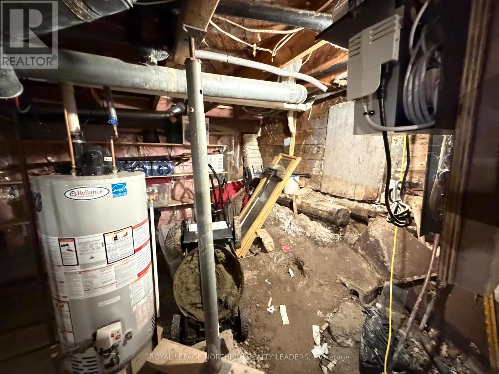 












49 FERN AVENUE

,
Timmins (SP - Main Area),




Ontario
P0N1H0

