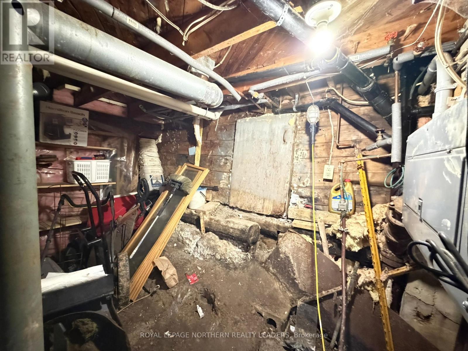 












49 FERN AVENUE

,
Timmins (SP - Main Area),




Ontario
P0N1H0

