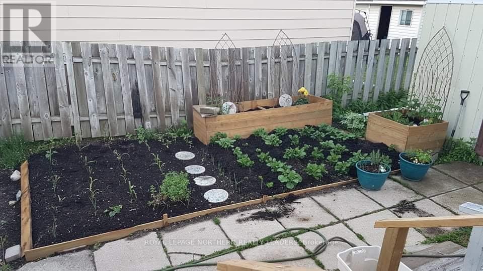 












49 FERN AVENUE

,
Timmins (SP - Main Area),




Ontario
P0N1H0

