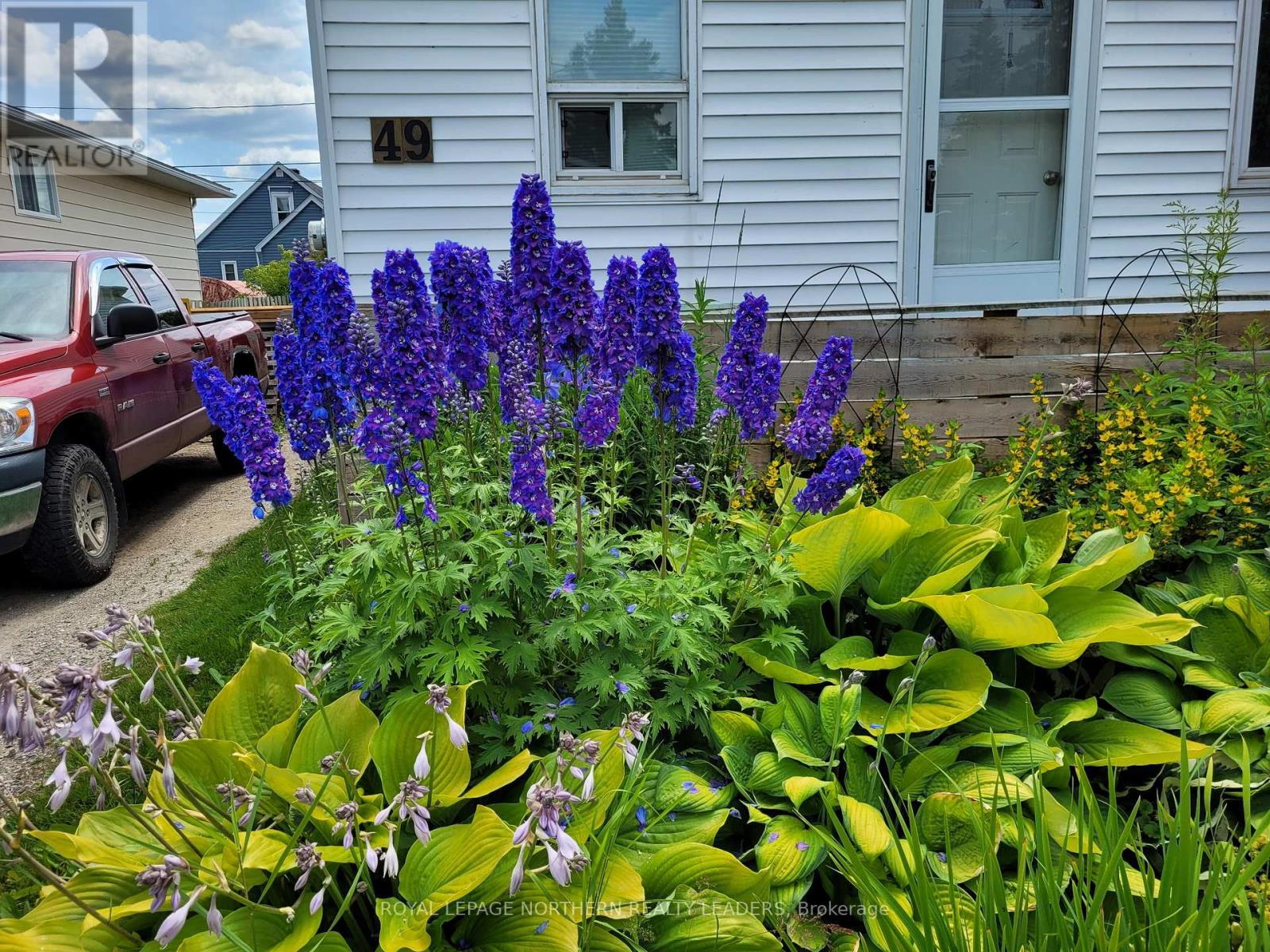 












49 FERN AVENUE

,
Timmins (SP - Main Area),




Ontario
P0N1H0

