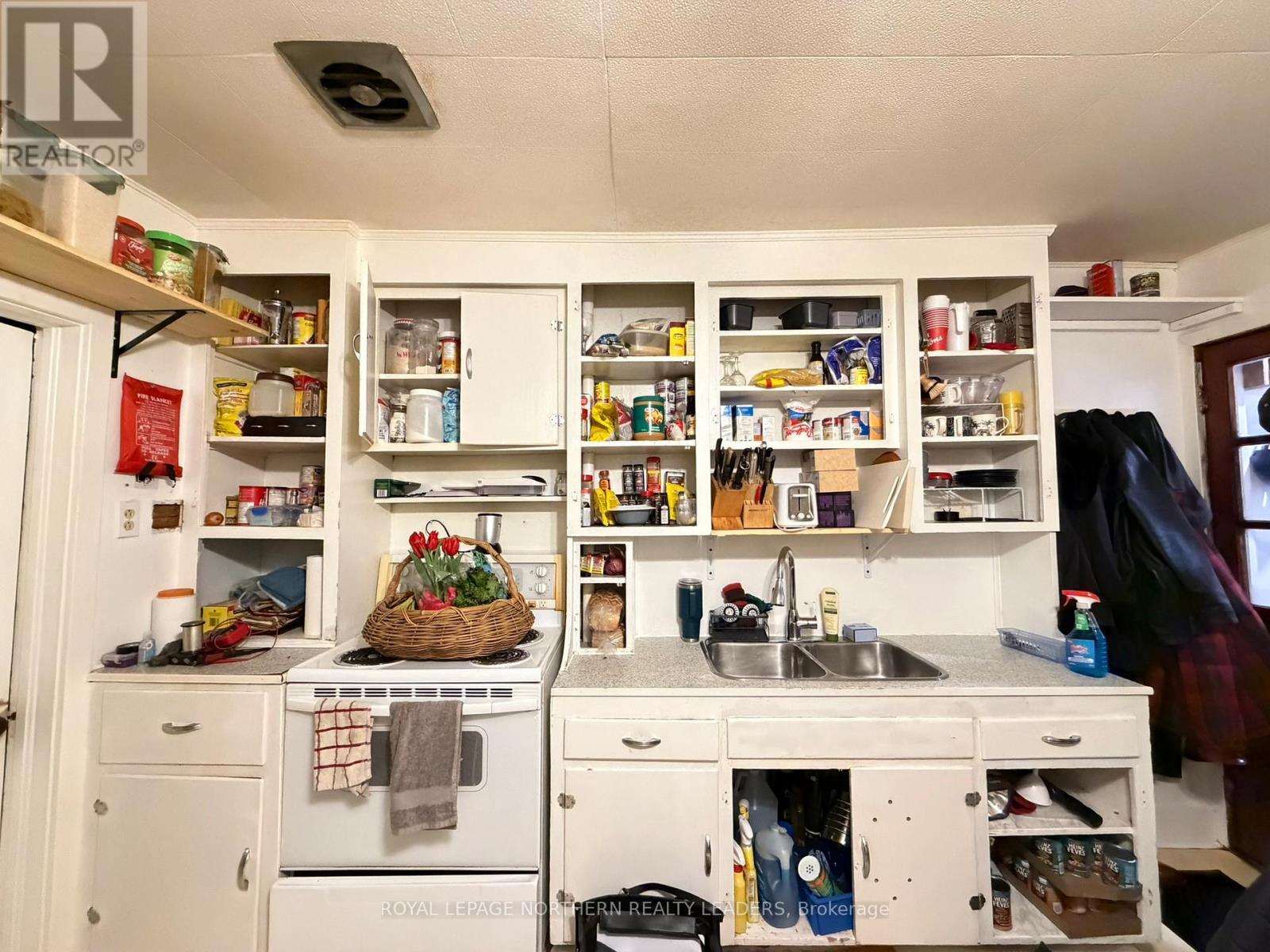 












49 FERN AVENUE

,
Timmins (SP - Main Area),




Ontario
P0N1H0

