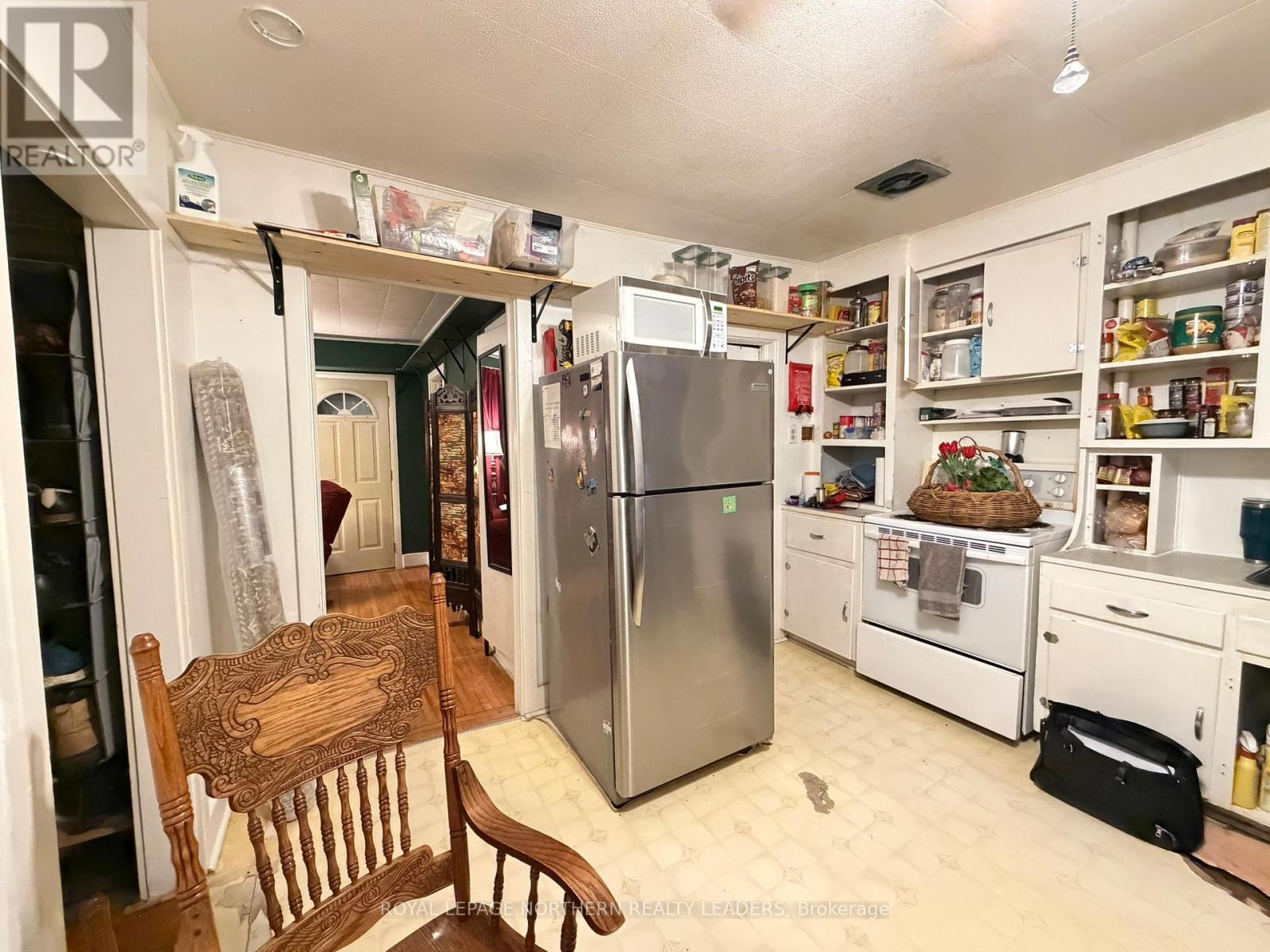 












49 FERN AVENUE

,
Timmins (SP - Main Area),




Ontario
P0N1H0

