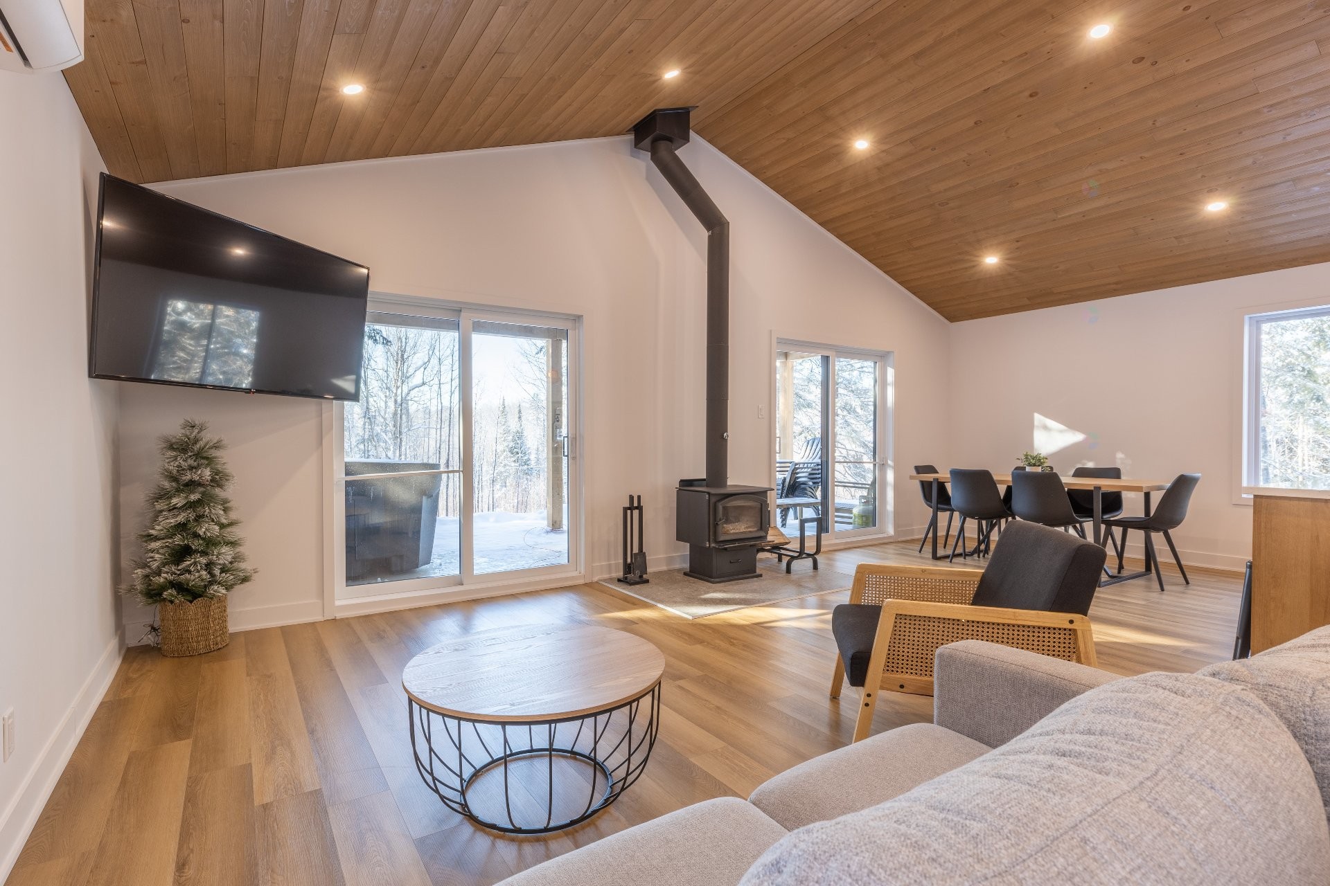 









240


Ch. des Grands-Ducs

,
Saint-Michel-des-Saints,




QC
J0K3B0


