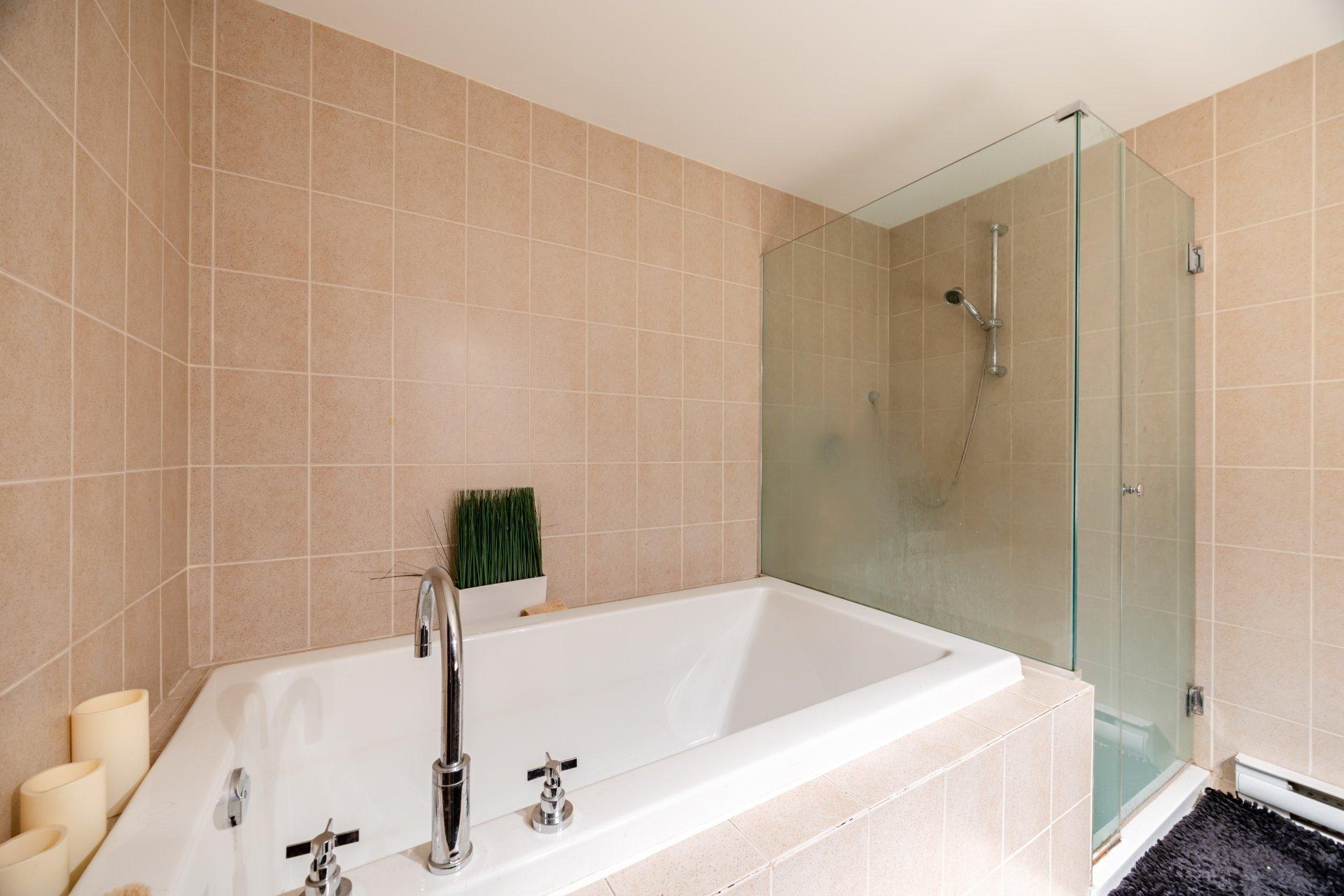 









3705


Av. Dupuis

, 207,
Montréal (Côte-des-Neiges/Notre-Dame-de-Grâce),




QC
H3T1E5

