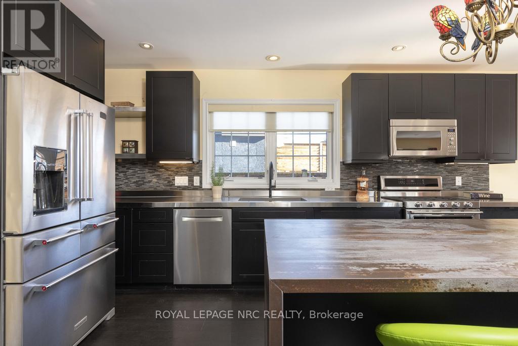 












149 MAIN STREET

,
St. Catharines (Port Dalhousie),




Ontario
L2N4V6

