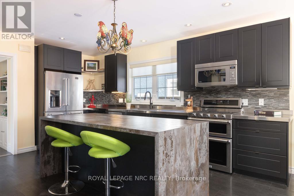 












149 MAIN STREET

,
St. Catharines (Port Dalhousie),




Ontario
L2N4V6

