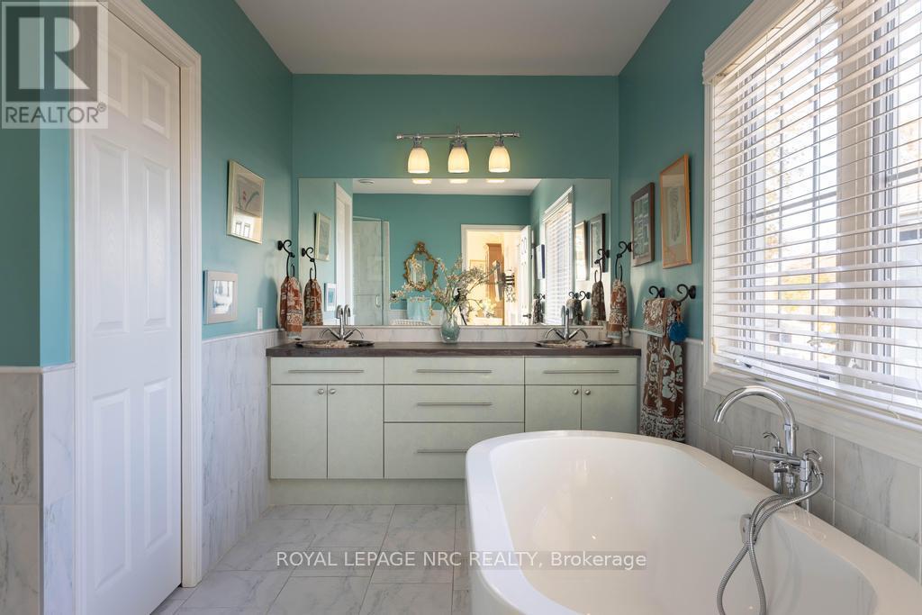 












149 MAIN STREET

,
St. Catharines (Port Dalhousie),




Ontario
L2N4V6

