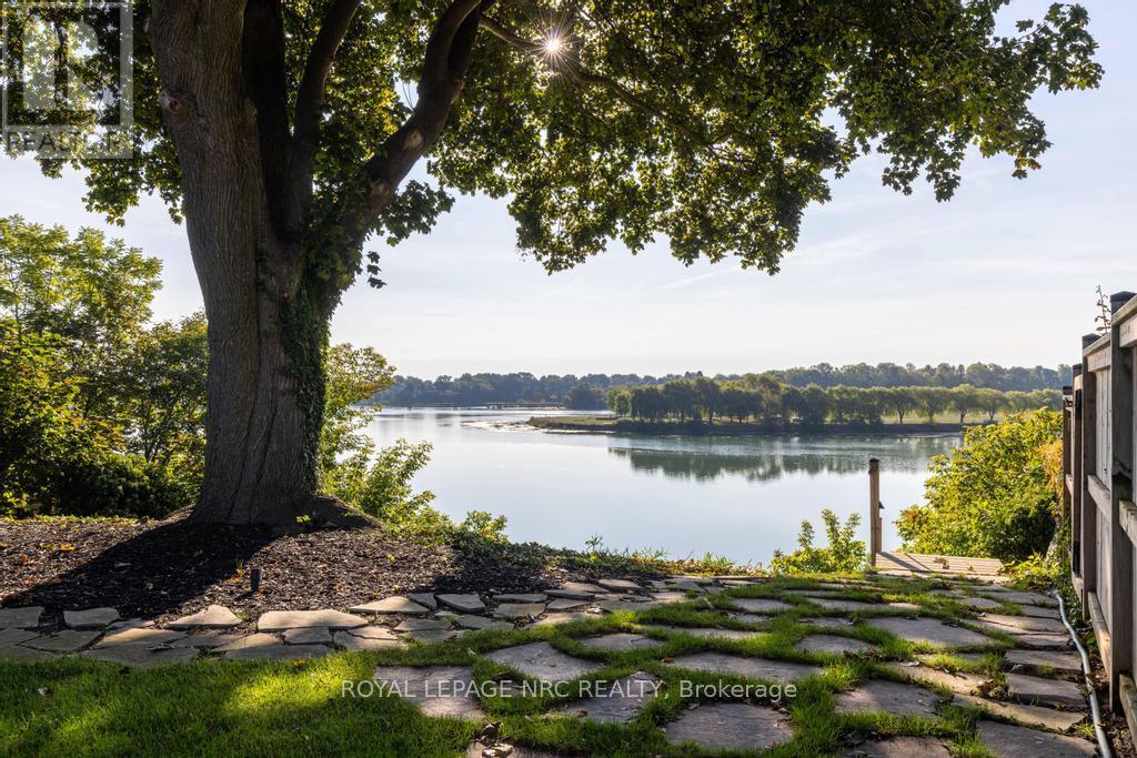 












149 MAIN STREET

,
St. Catharines (Port Dalhousie),




Ontario
L2N4V6

