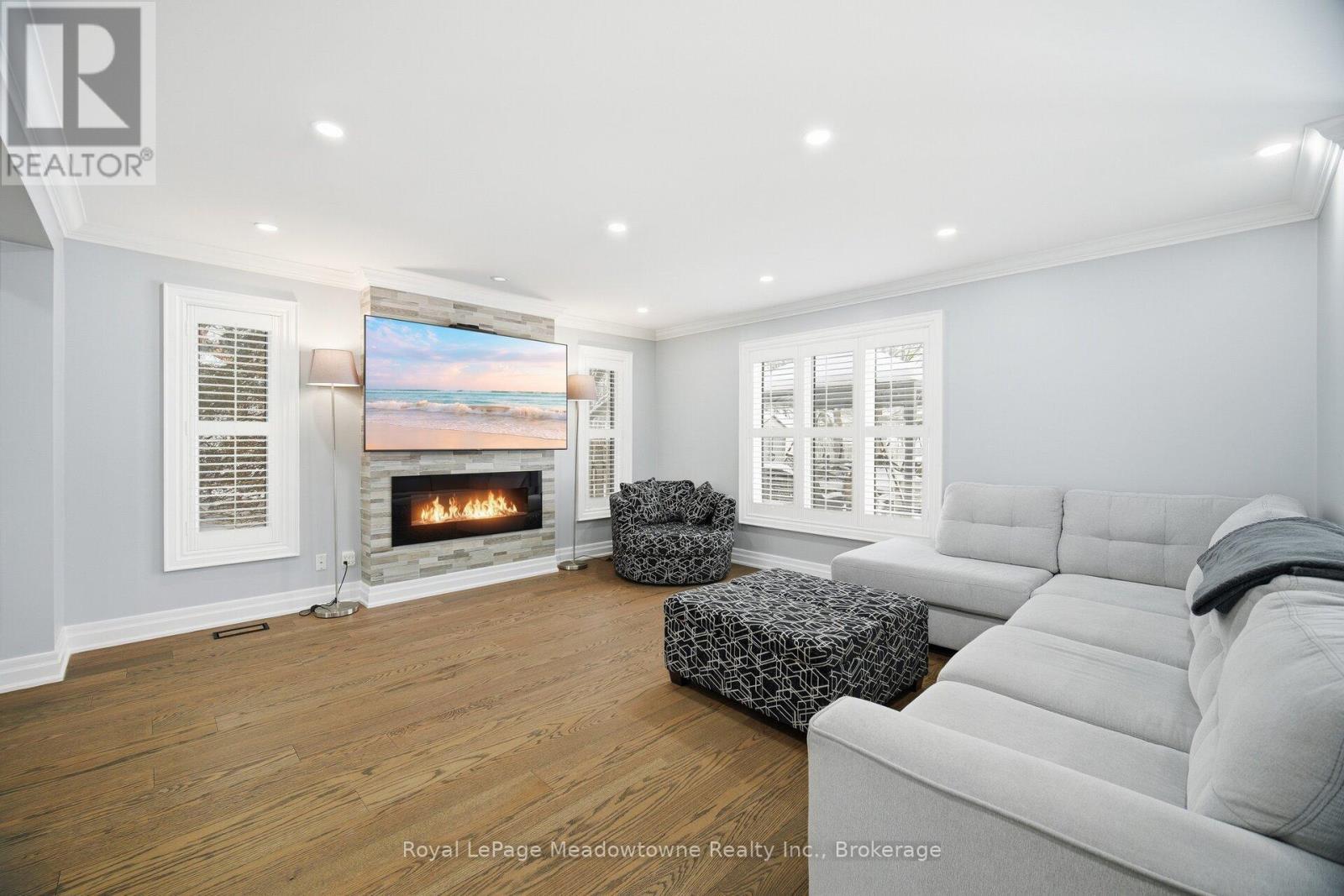 












170 CRAWFORD CRESCENT

,
Milton (Campbellville),




Ontario
L0P1B0

