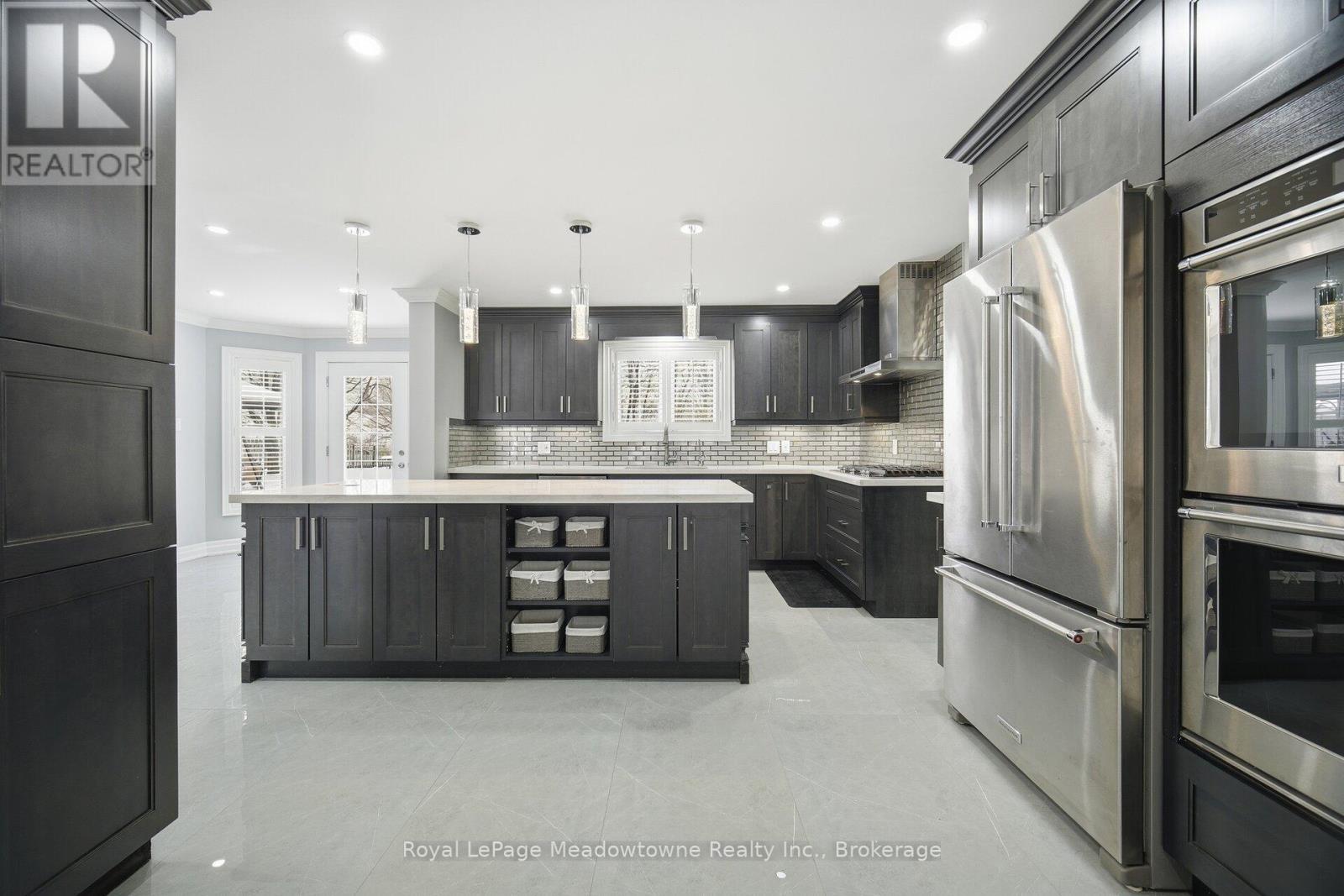 












170 CRAWFORD CRESCENT

,
Milton (Campbellville),




Ontario
L0P1B0

