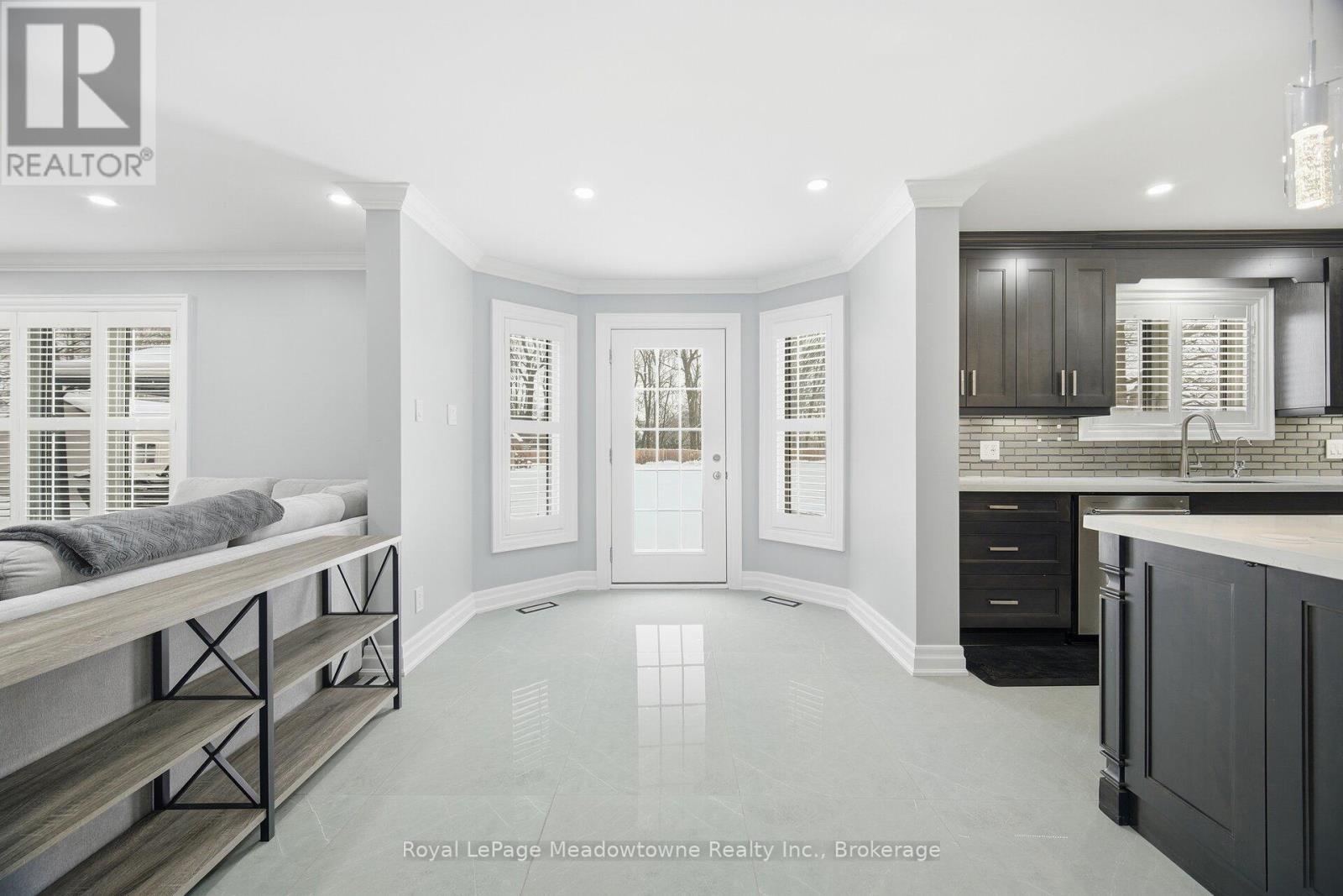 












170 CRAWFORD CRESCENT

,
Milton (Campbellville),




Ontario
L0P1B0

