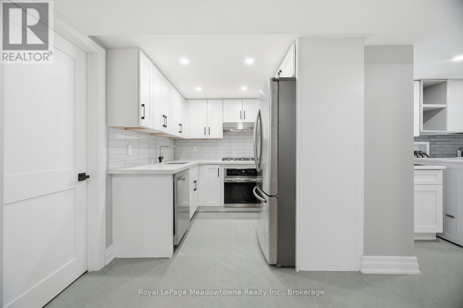 












170 CRAWFORD CRESCENT

,
Milton (Campbellville),




Ontario
L0P1B0

