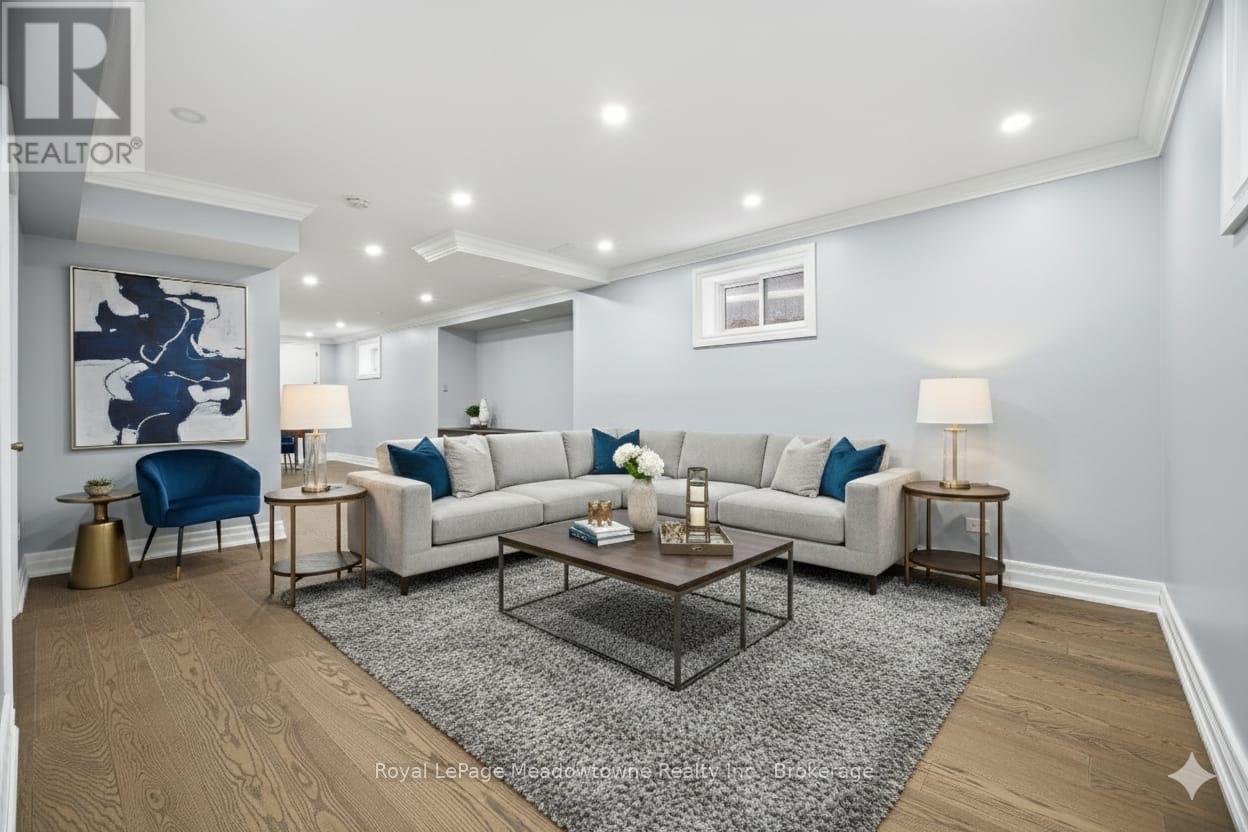 












170 CRAWFORD CRESCENT

,
Milton (Campbellville),




Ontario
L0P1B0

