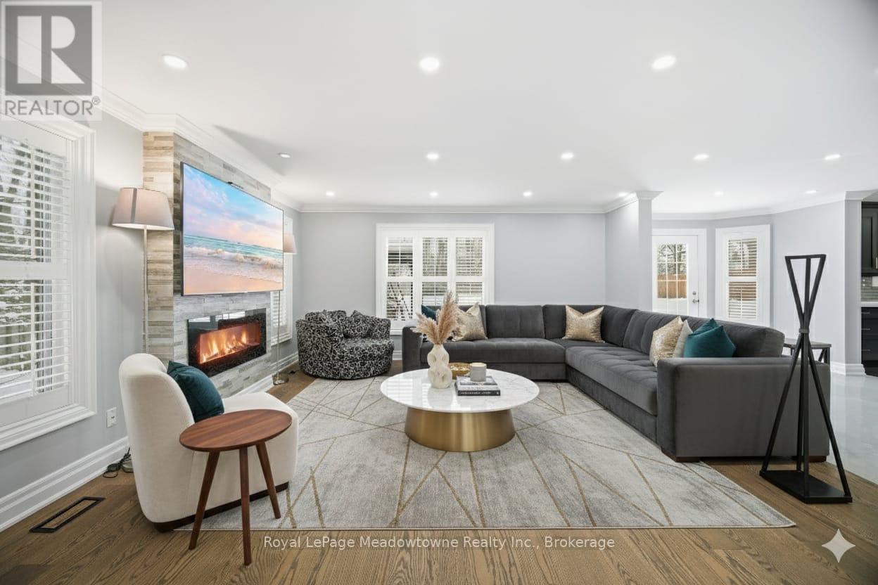 












170 CRAWFORD CRESCENT

,
Milton (Campbellville),




Ontario
L0P1B0

