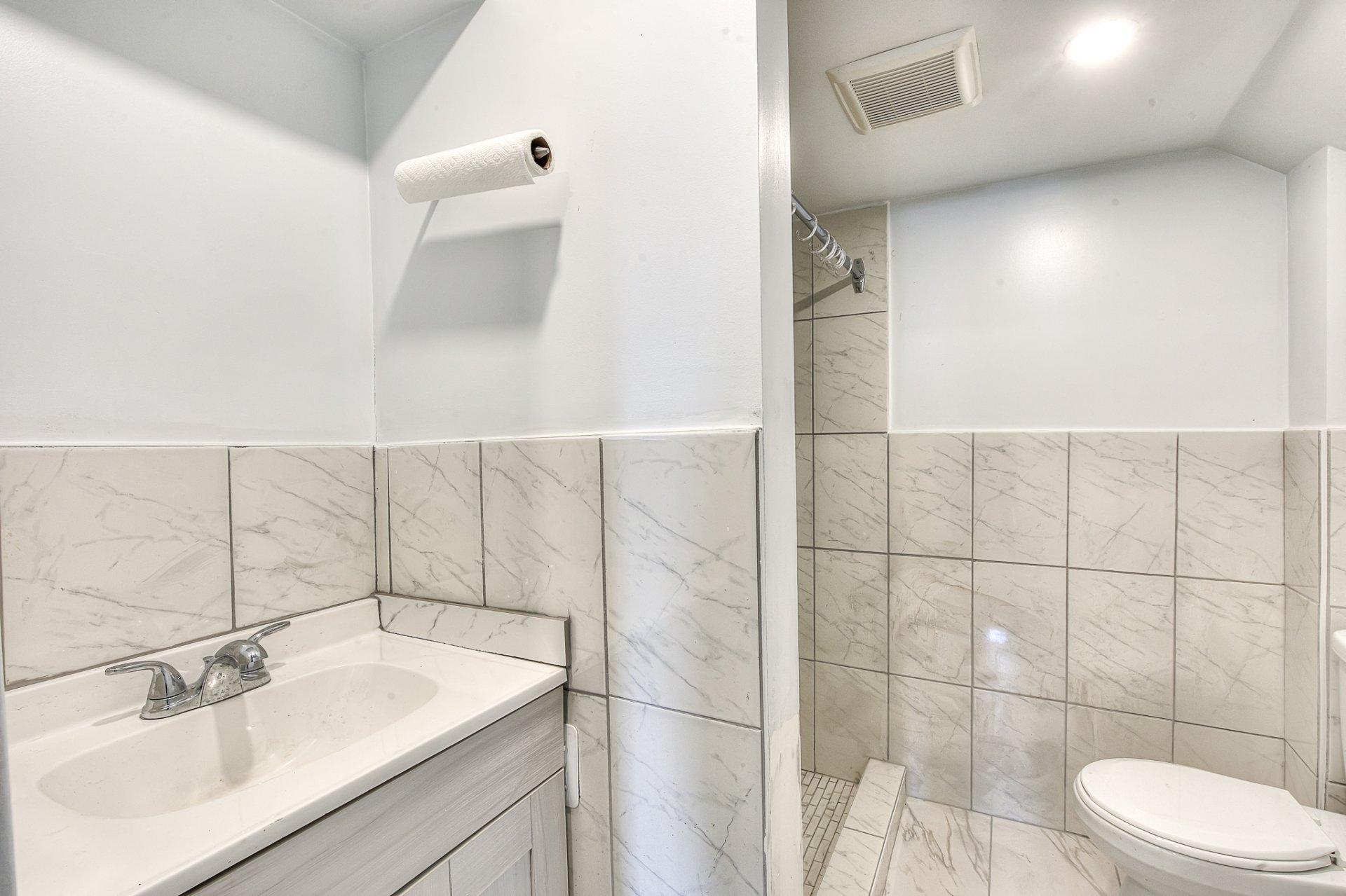 









3660


Rue Isabelle

,
Laval (Fabreville),




QC
H7P4Z6

