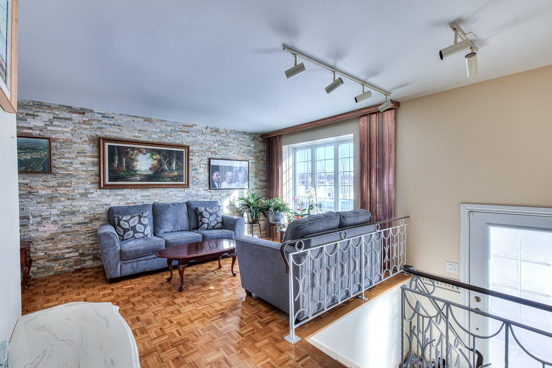 









3660


Rue Isabelle

,
Laval (Fabreville),




QC
H7P4Z6

