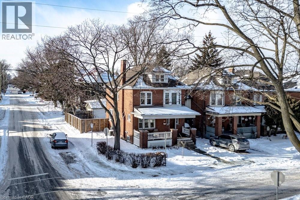 












46 CONNAUGHT Avenue S

,
Hamilton,




Ontario
L8M3C2

