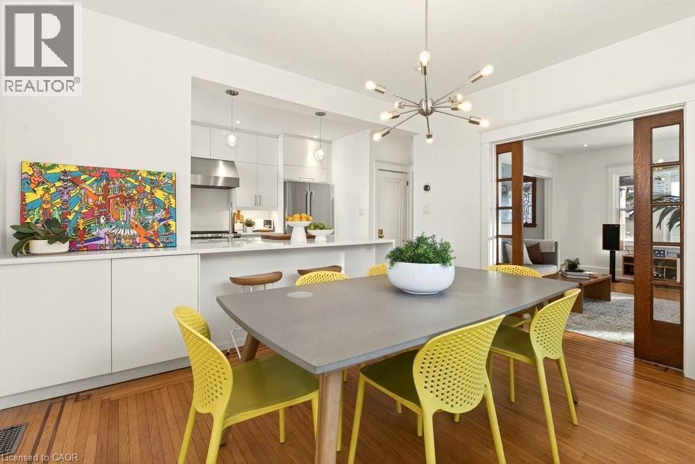 












46 CONNAUGHT Avenue S

,
Hamilton,




Ontario
L8M3C2

