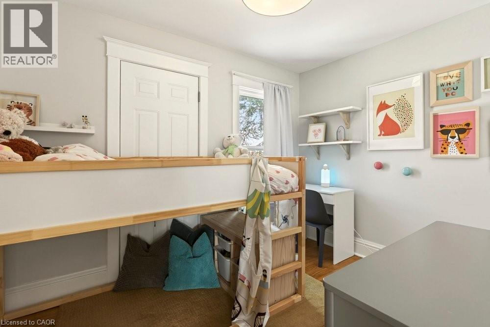 












46 CONNAUGHT Avenue S

,
Hamilton,




Ontario
L8M3C2

